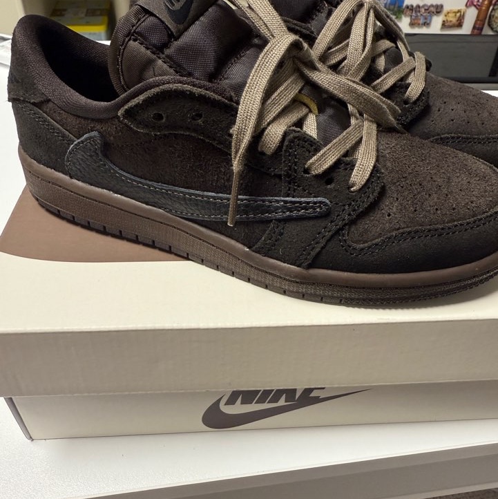 (PS) Jordan 1 x Travis Scott Retro Low OG SP Velvet Brown and Dark Mocha 착용 스타일