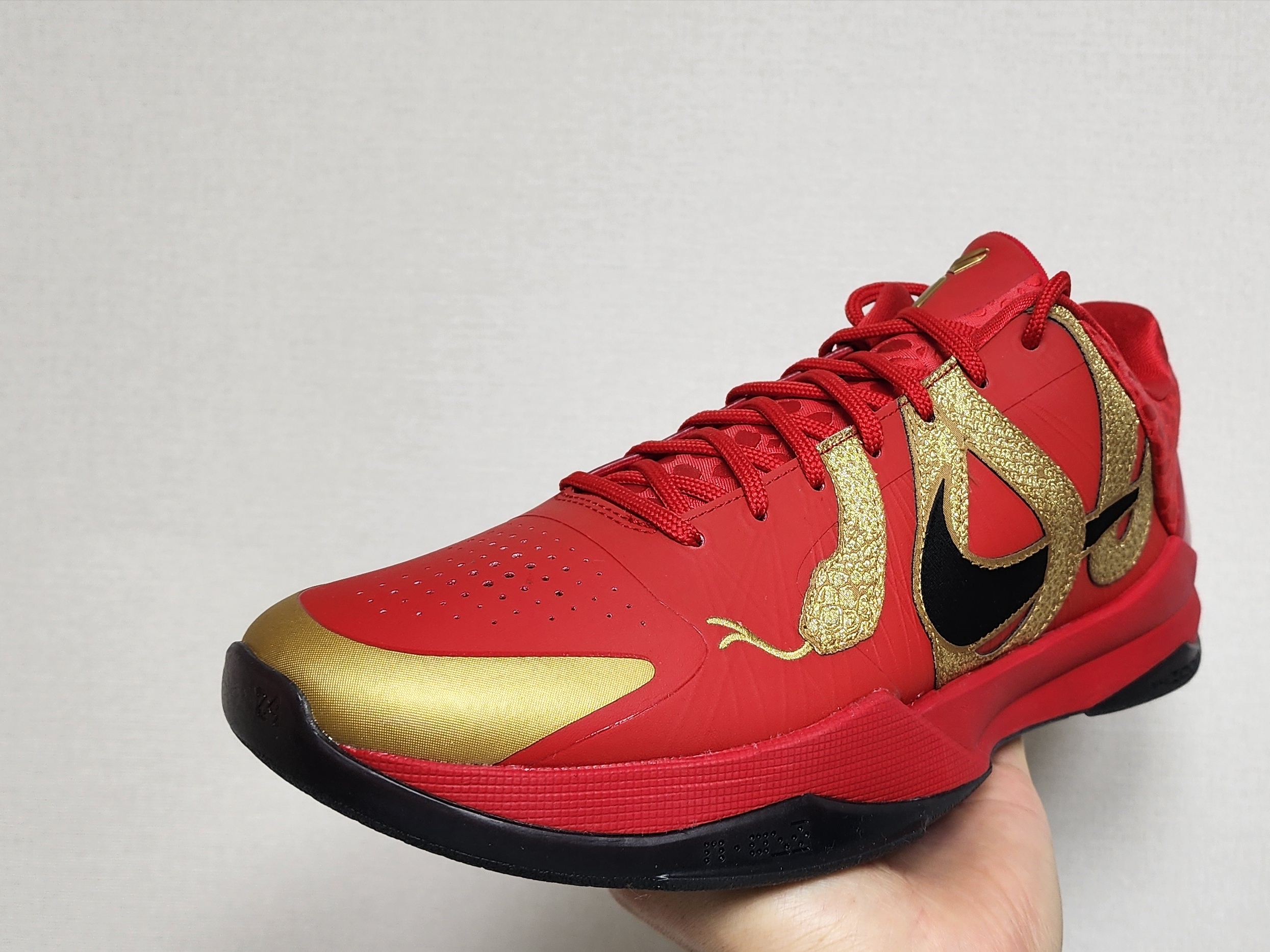 Nike Kobe 5 Protro Year of the Mamba University Red 착용 스타일