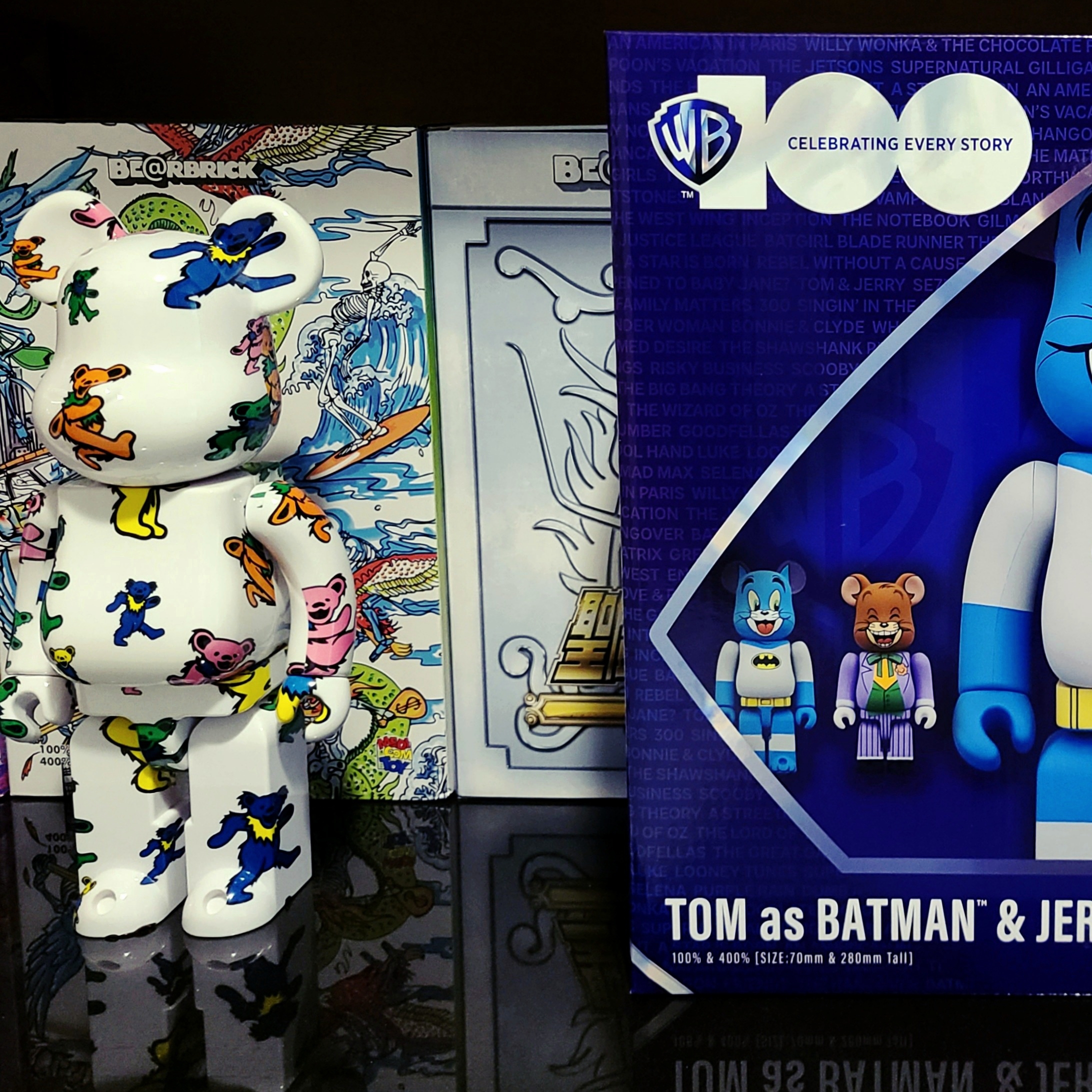 Bearbrick x Grateful Dead Dancing Bear 100% & 400% Set 착용 스타일 - 2