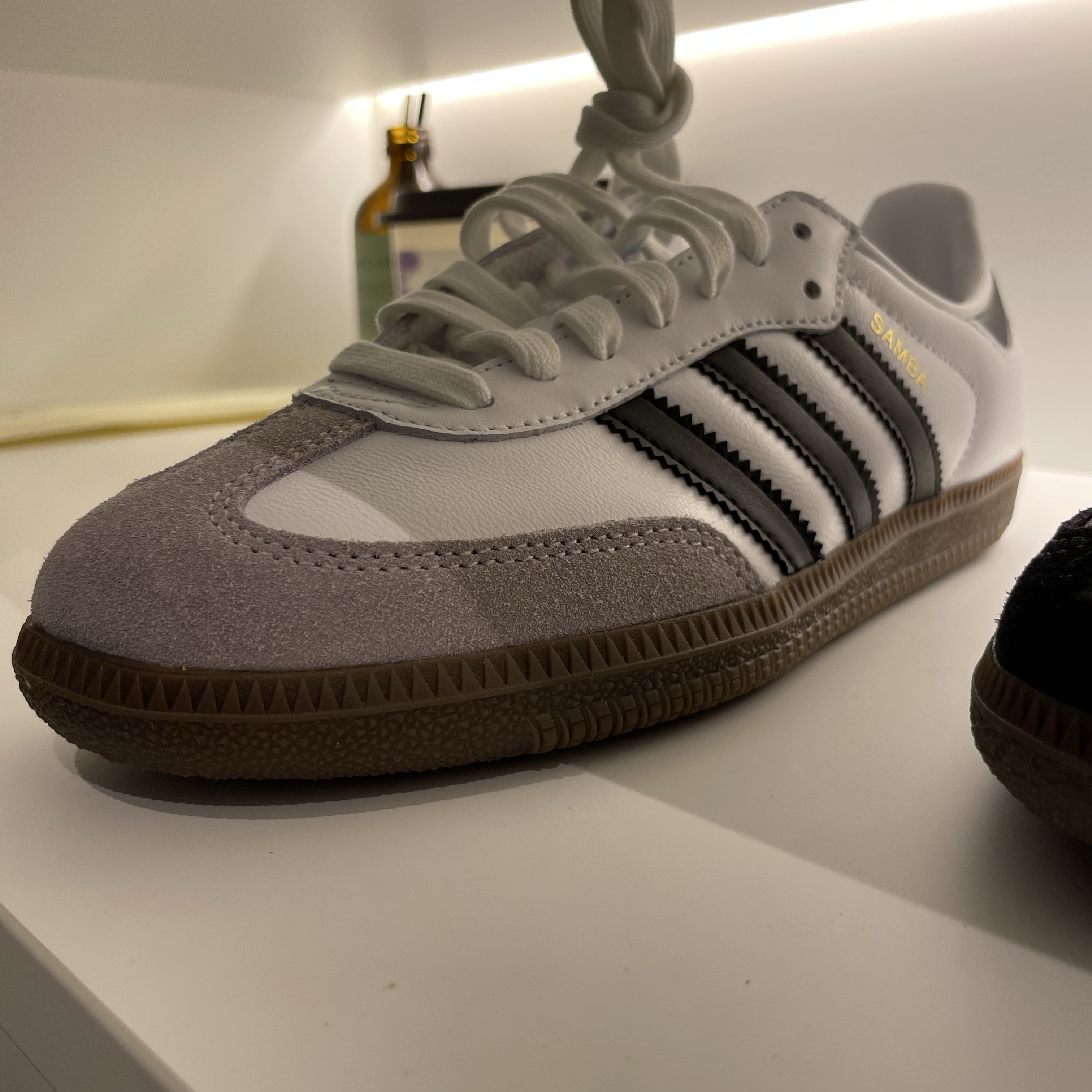 Adidas Samba OG Black White Gum 착용 스타일 - 3
