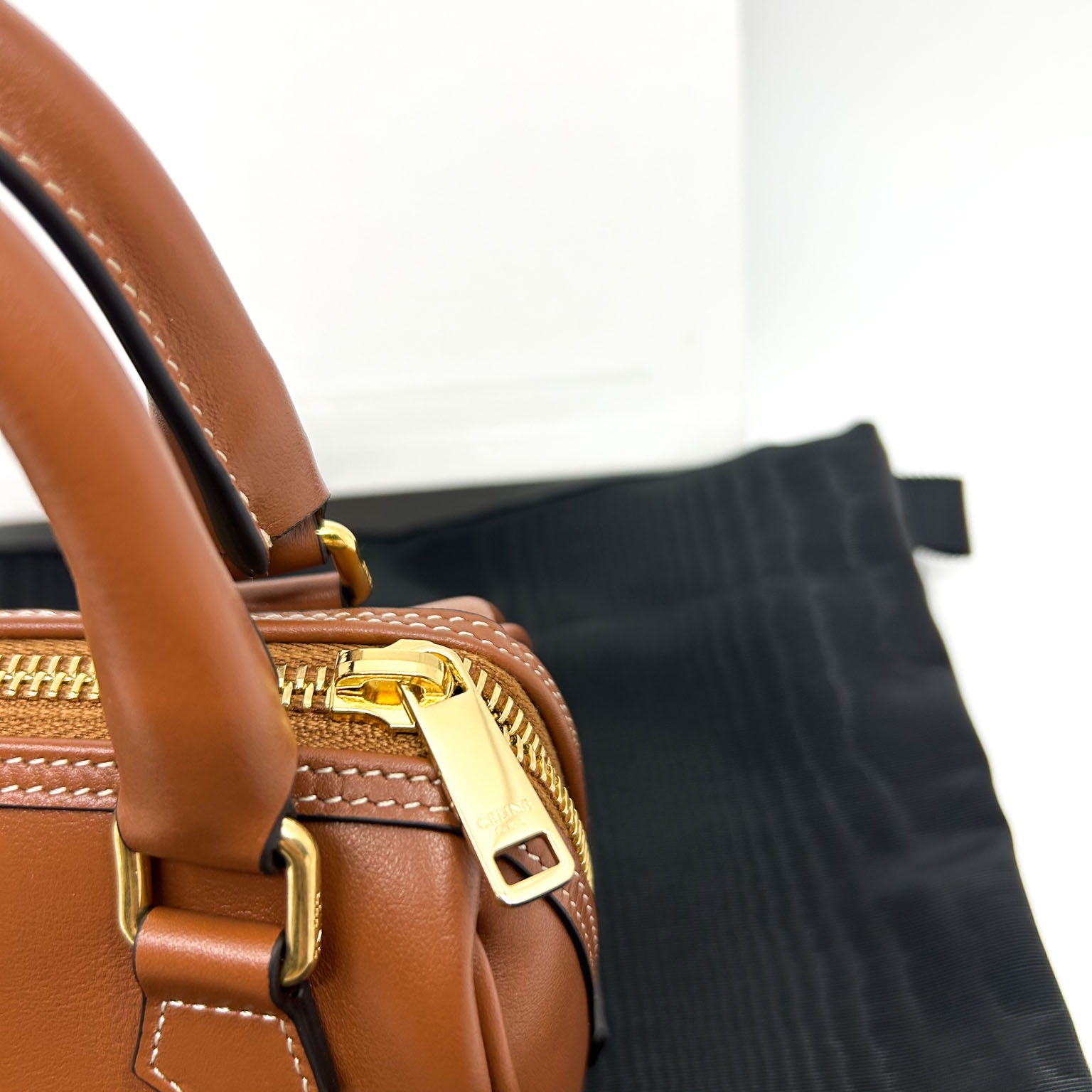 Celine Mini Boston in Smooth Calfskin Tan 착용 스타일 - 4