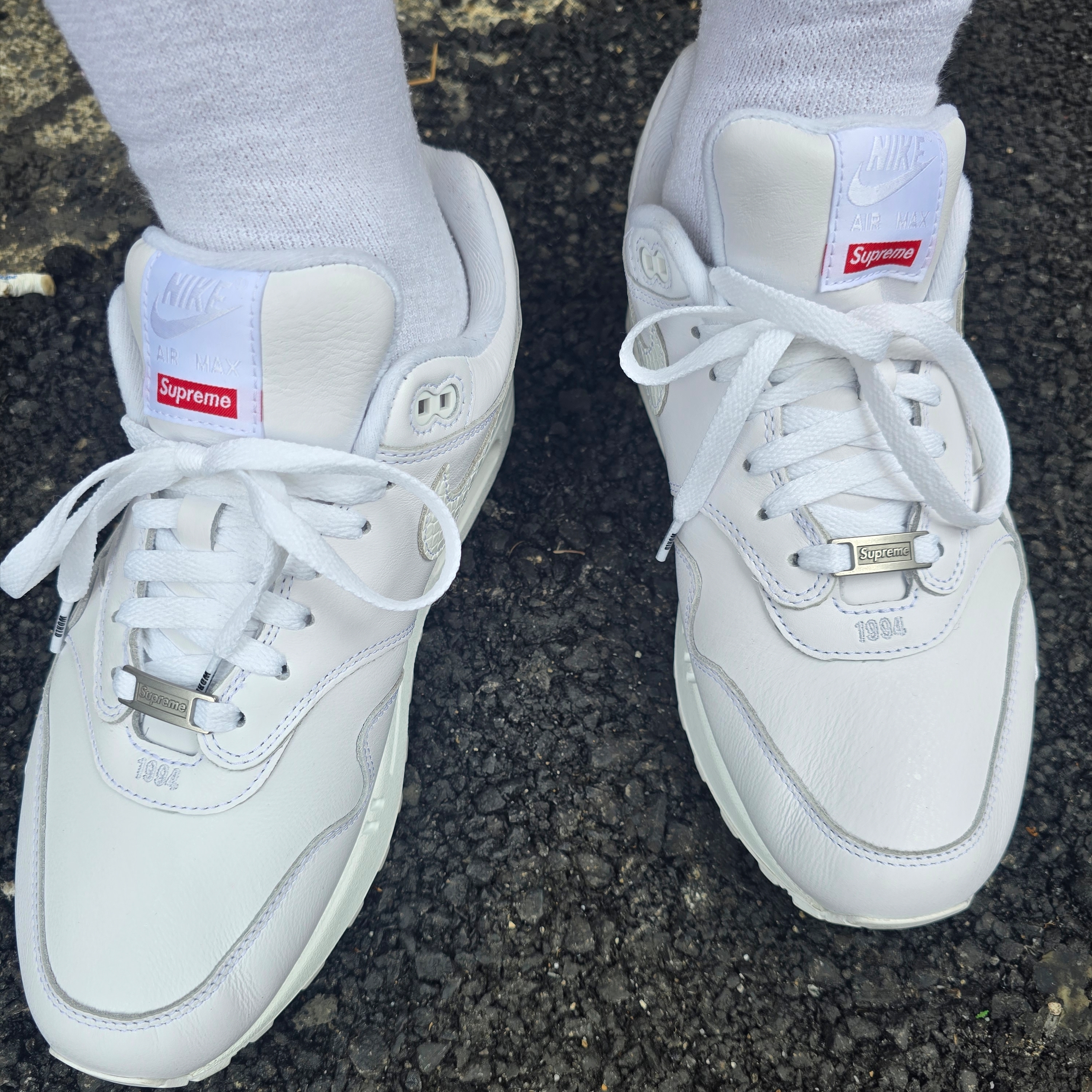 Nike x Supreme Air Max 1 '87 White - 25SS 착용 스타일
