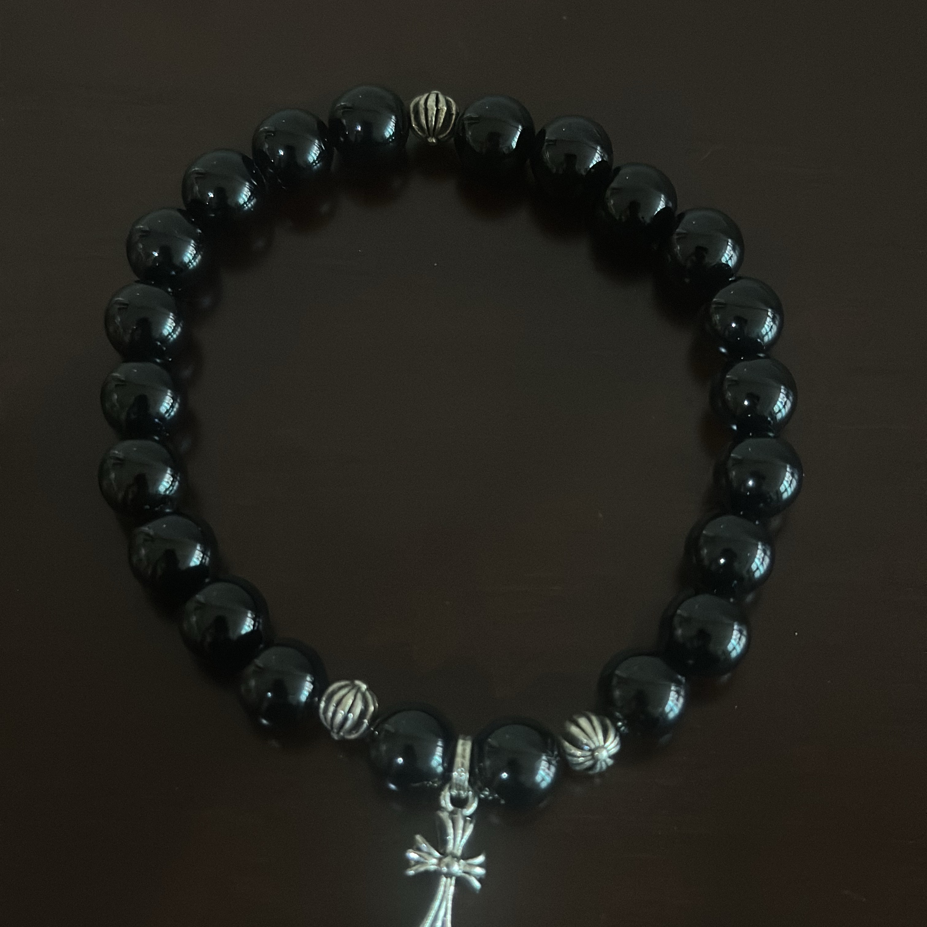 Hansroom Chrome Hearts Tiny E-CH Plus Bracelet, Louis Vuitton Keepall Bandouliere 55 Monogram Eclipse Grey 착용 스타일 - 8