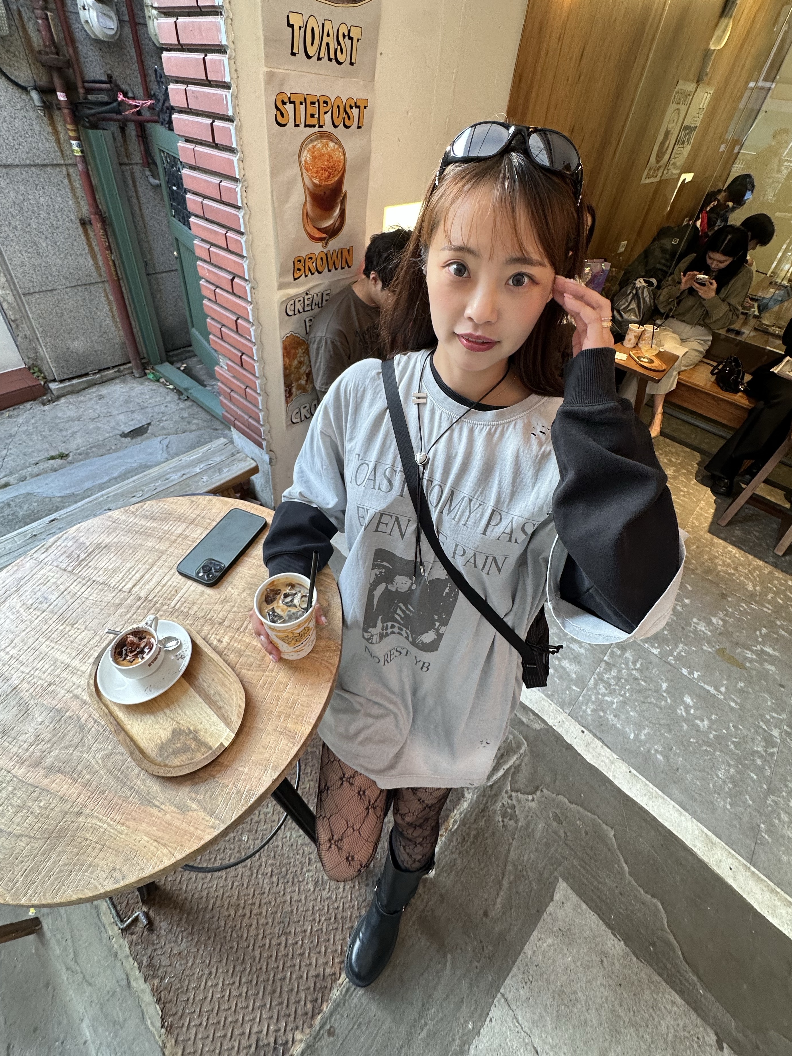 TOAST TO MY PAST YB VINTAGE T-SHIRT - LIGHT GRAY, Supreme Shoulder Bag Black - 24SS 착용 스타일 - 6
