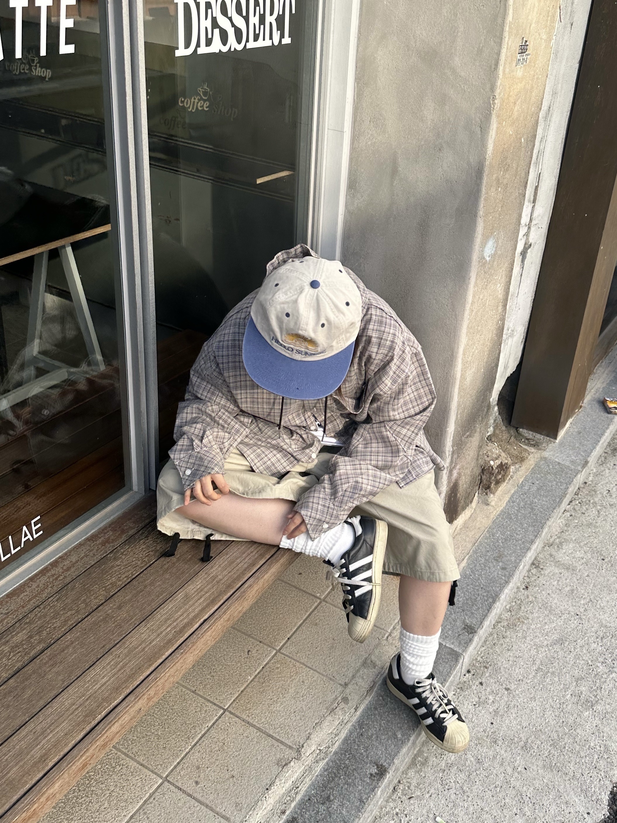 Hello Sunrise Two Tone Washed OG Logo 6Panel Cap Beige & Vintage Blue, Adidas Superstar Premium Black White 착용 스타일 - 6