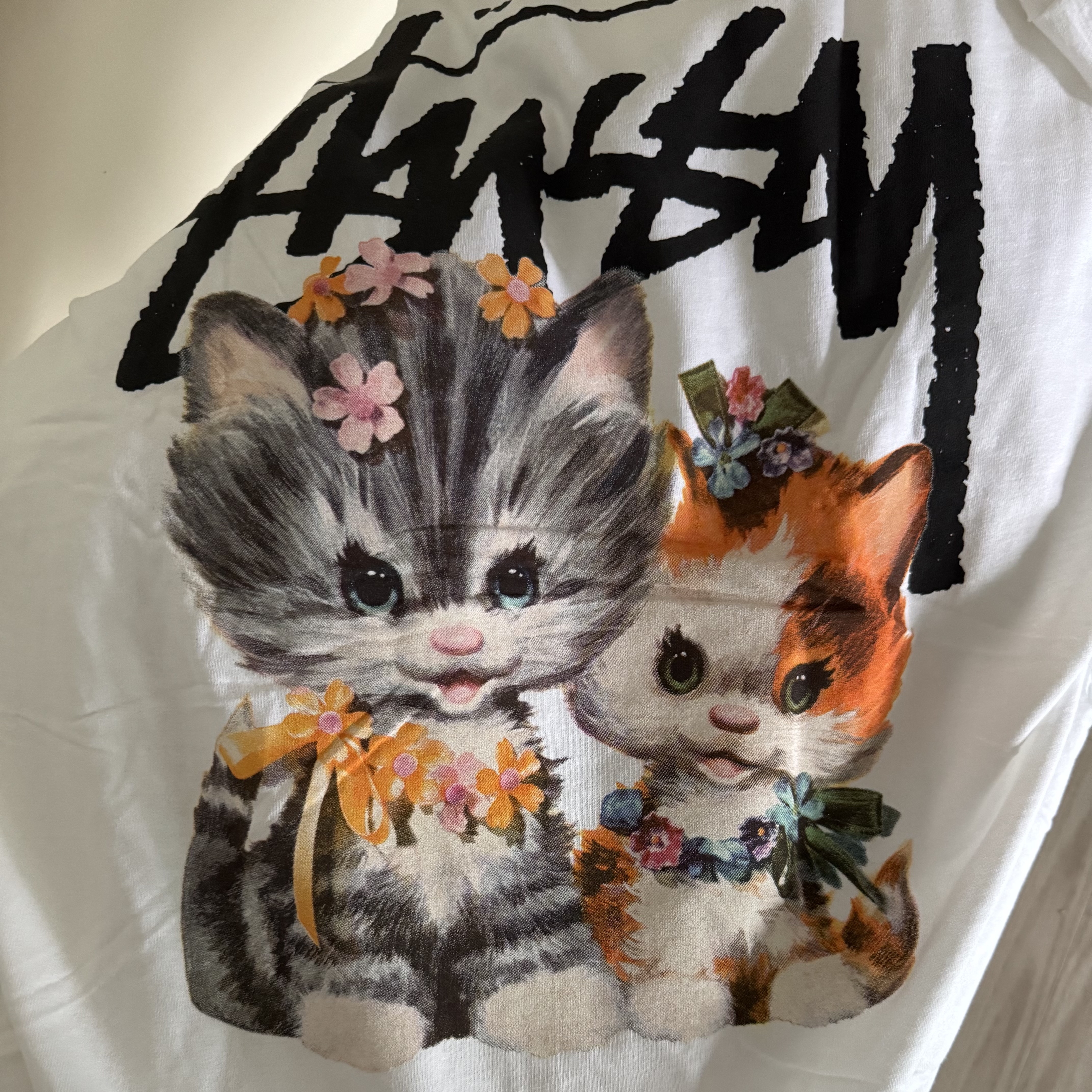 Stussy Kittens T-Shirt White 착용 스타일 - 2