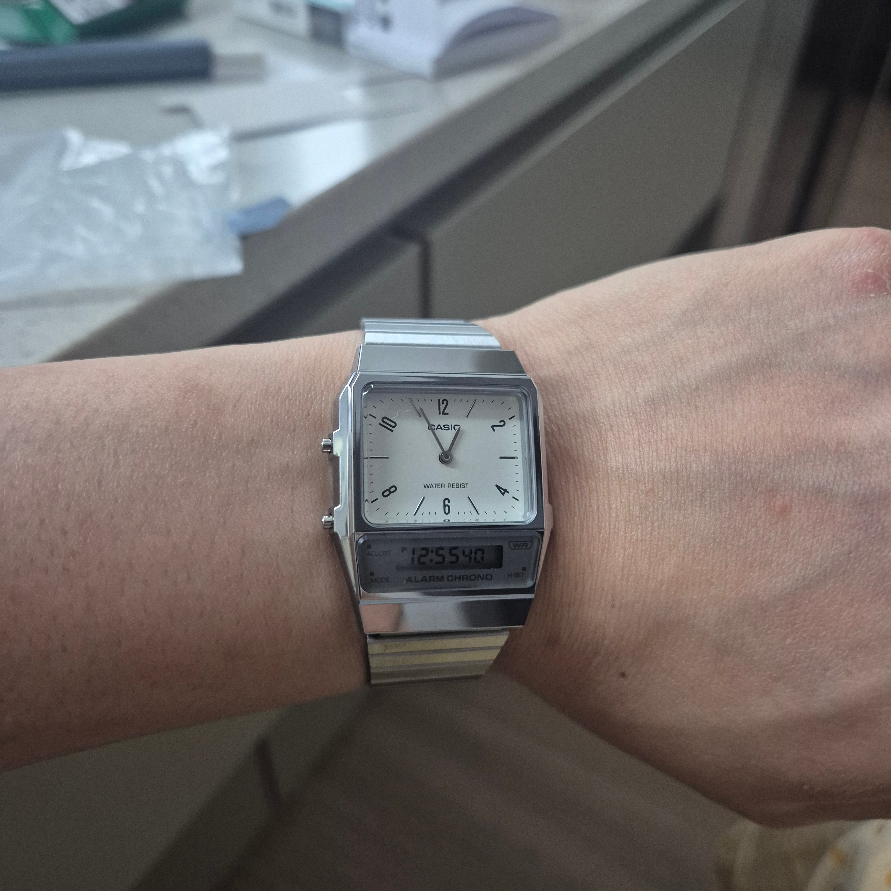 Casio AQ-800E-7A2 착용 스타일
