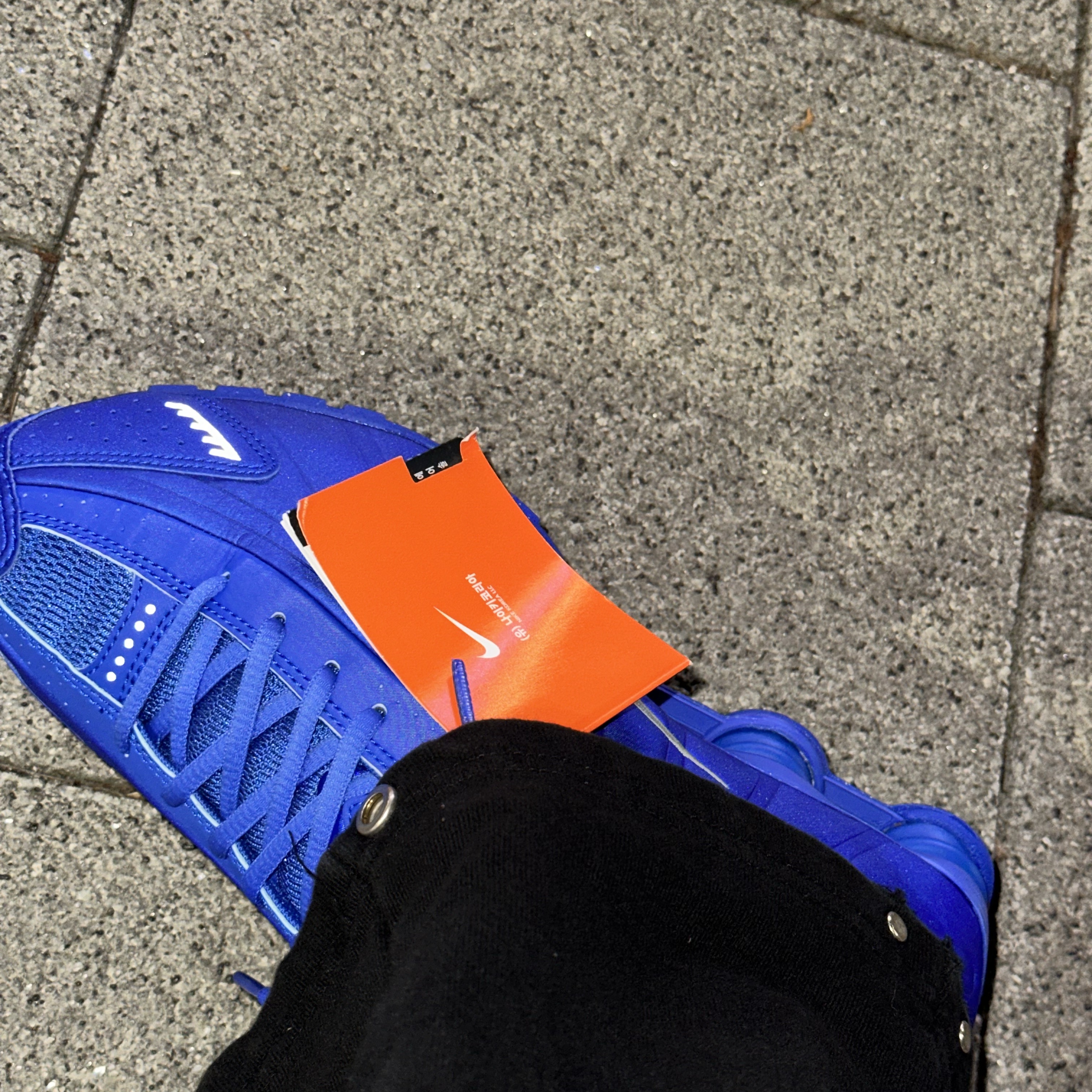 (W) Nike Shox R4 Racer Blue and Metallic Silver 착용 스타일 - 4