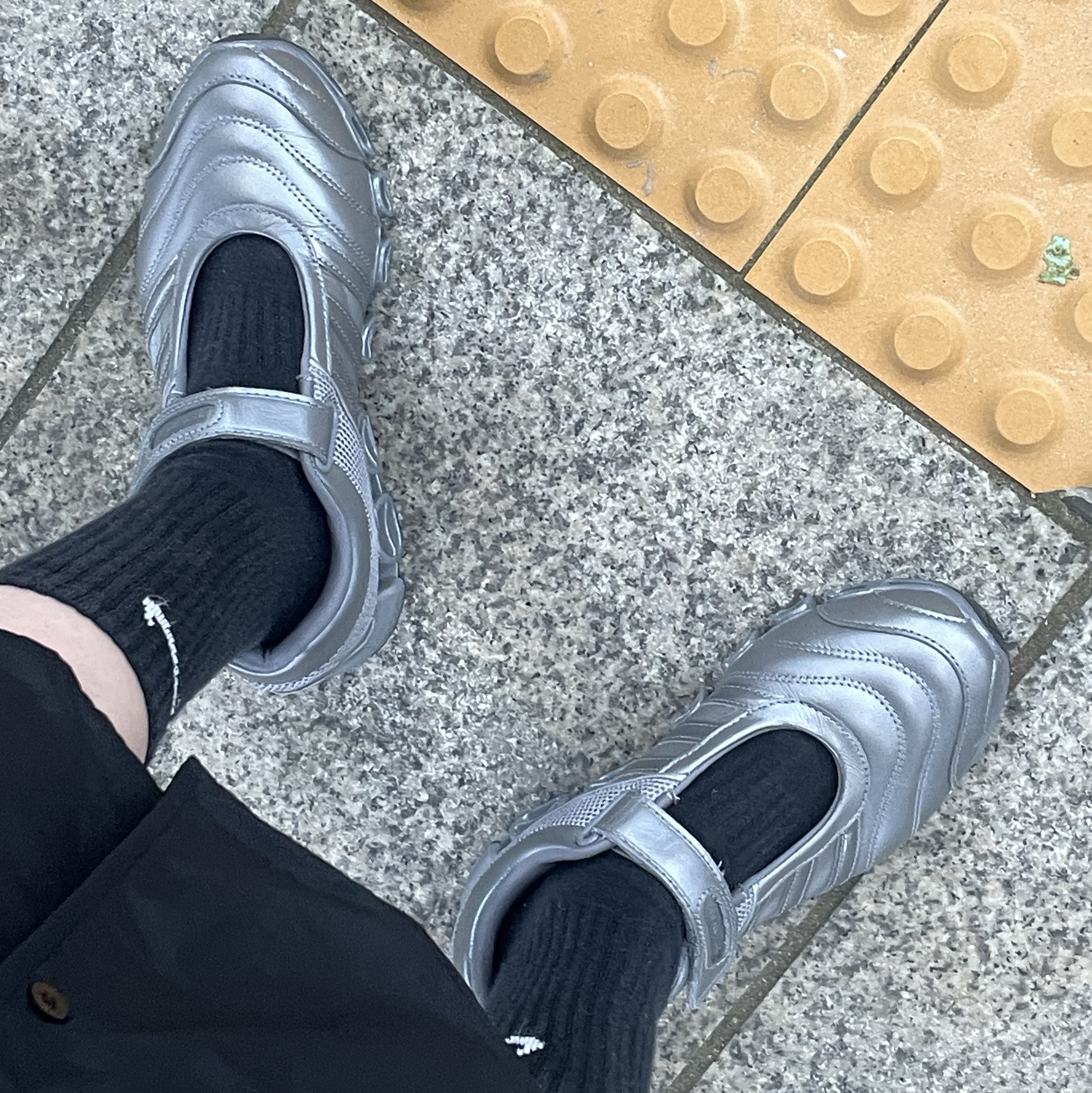 (W) Adidas x Taqwa Bint Ali Megaride Mary Jane Iron Metallic Cyber Metallic 착용 스타일 - 3