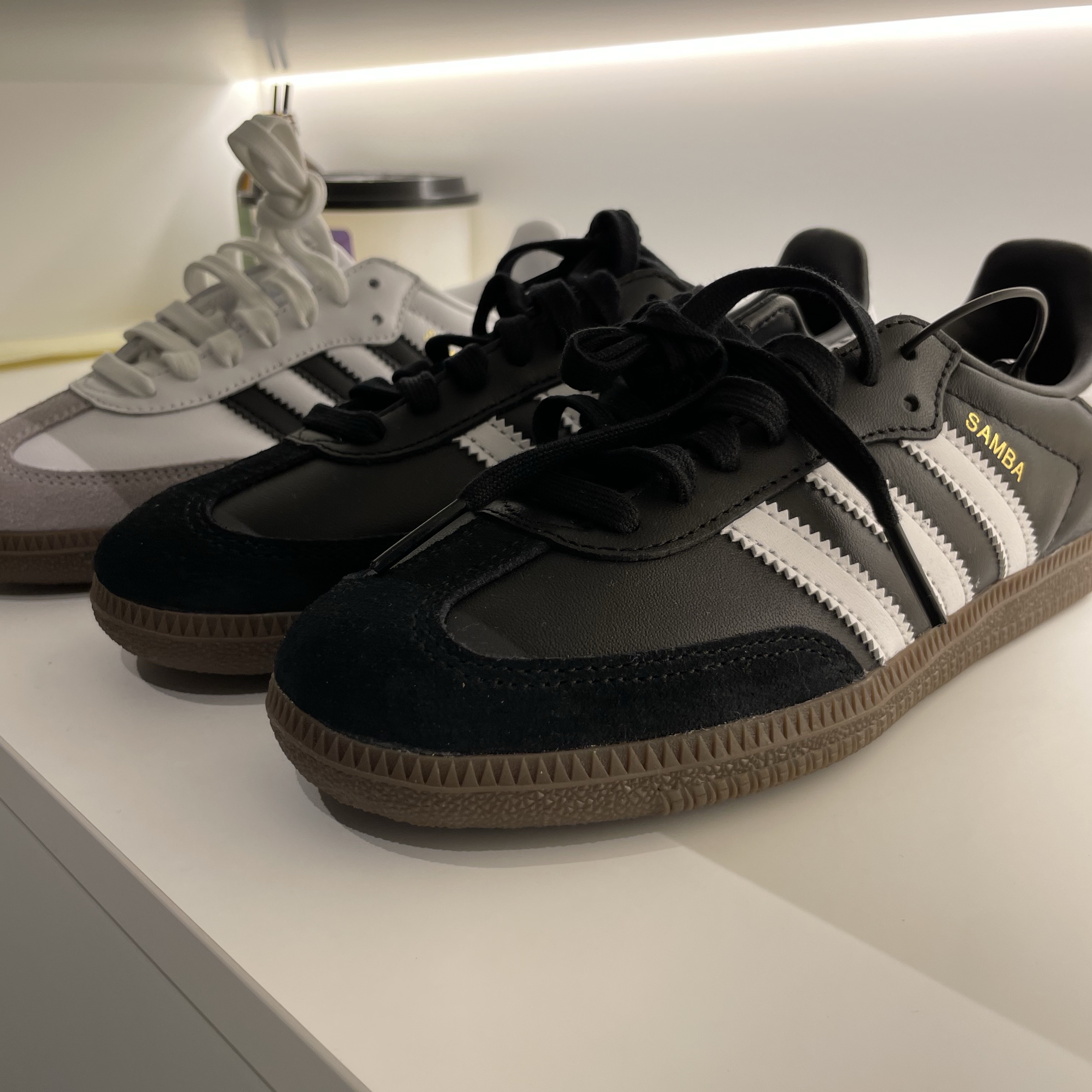 Adidas Samba OG Black White Gum 착용 스타일 - 2