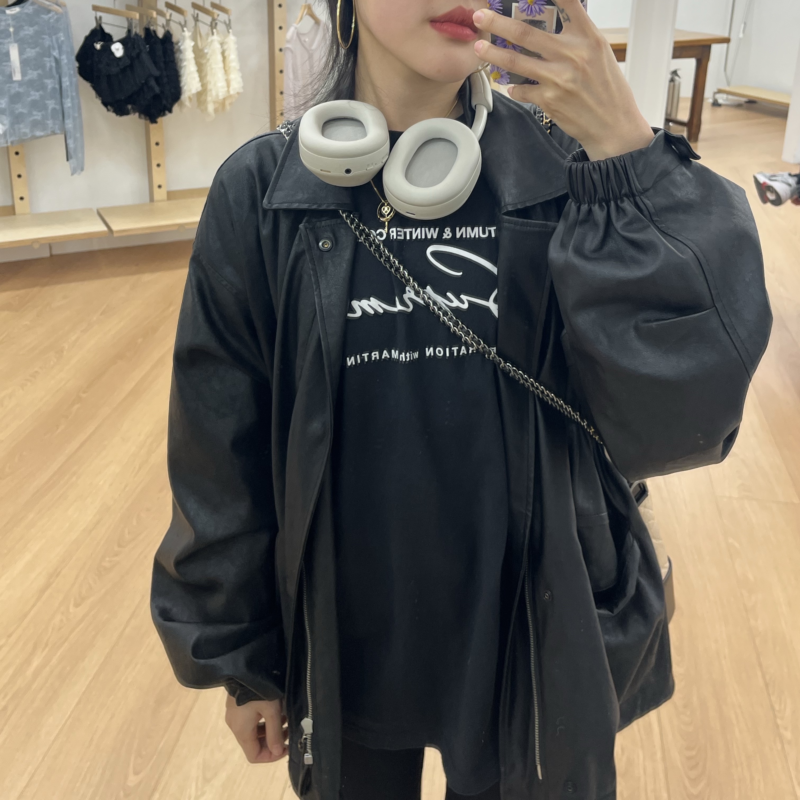 Supreme x Martine Rose T-Shirt Black - 24FW, Sony WH-1000XM5 Silver (Korean Ver.) 착용 스타일 - 1