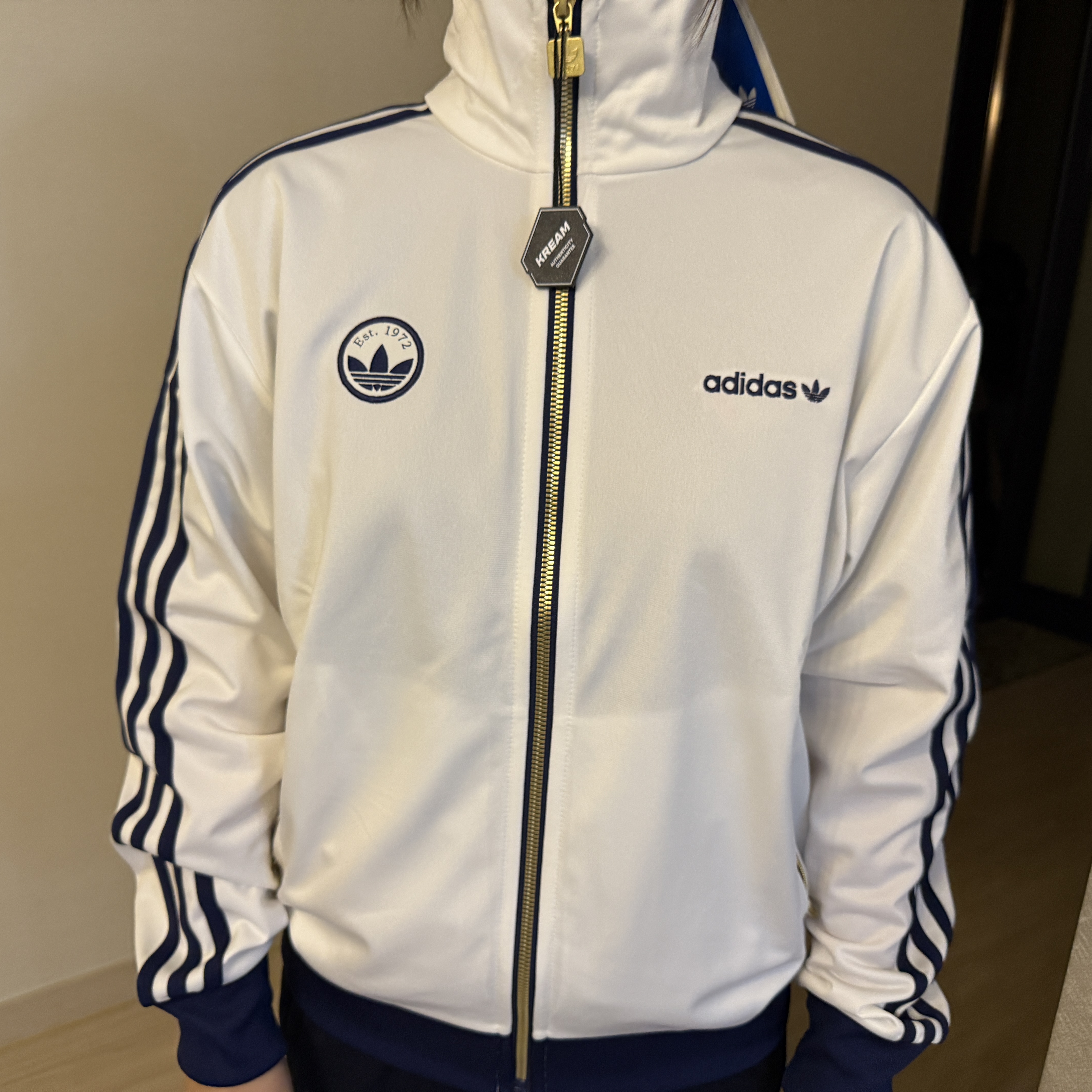 (W) Adidas Firebird Badge Track Top Cloud White - KR Sizing 착용 스타일 - 3