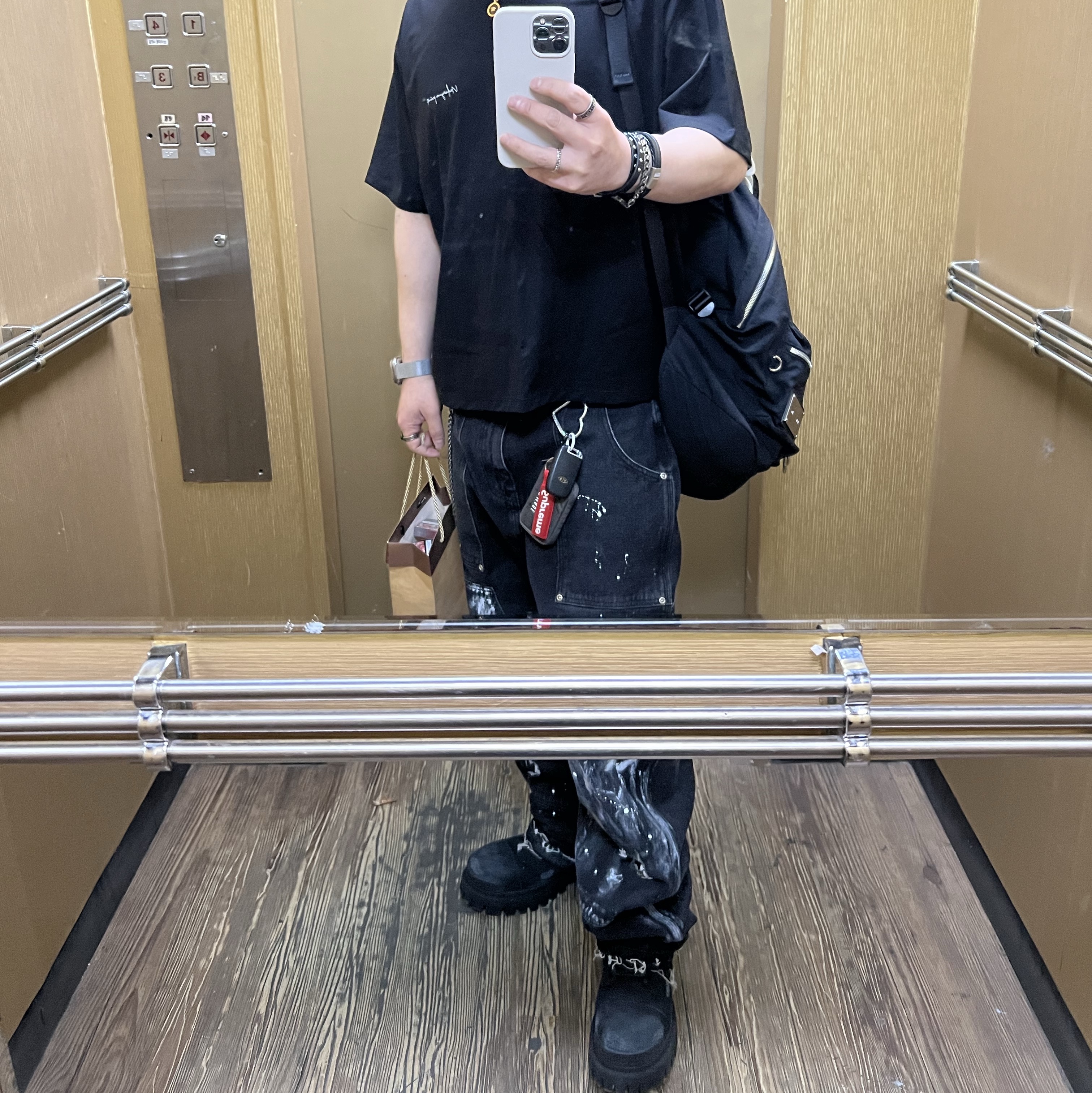 Undermycar Mu.103 Anti Fxxking Logo Play Wide Crop T-Shirts Black 착용 스타일
