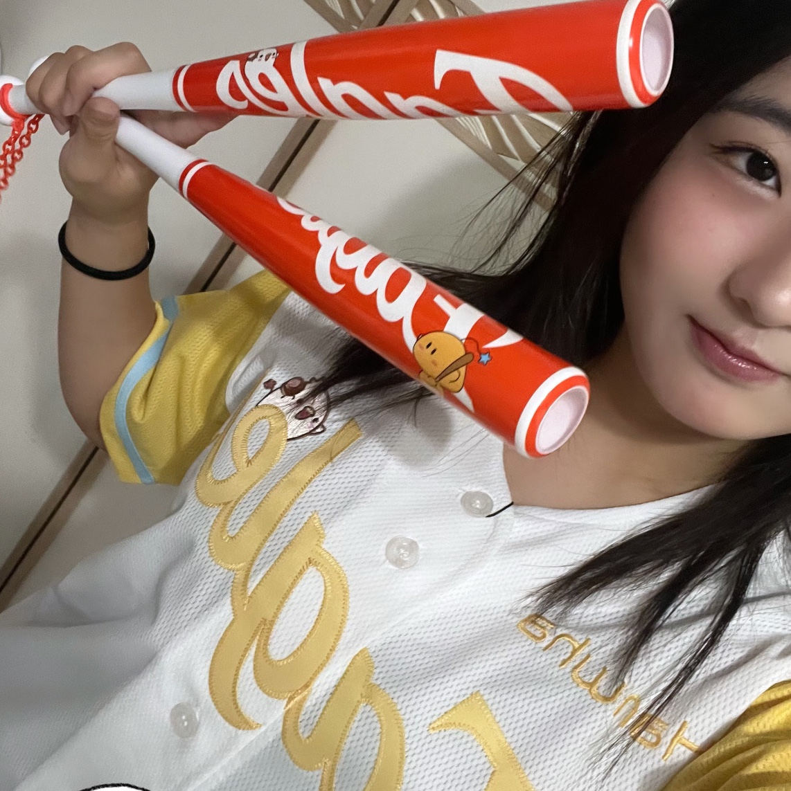 Hanwha Eagles X KUMDORI Cheering Bat, Hanwha Eagles X KUMDORI Uniform(Non Marking Ver.) 착용 스타일