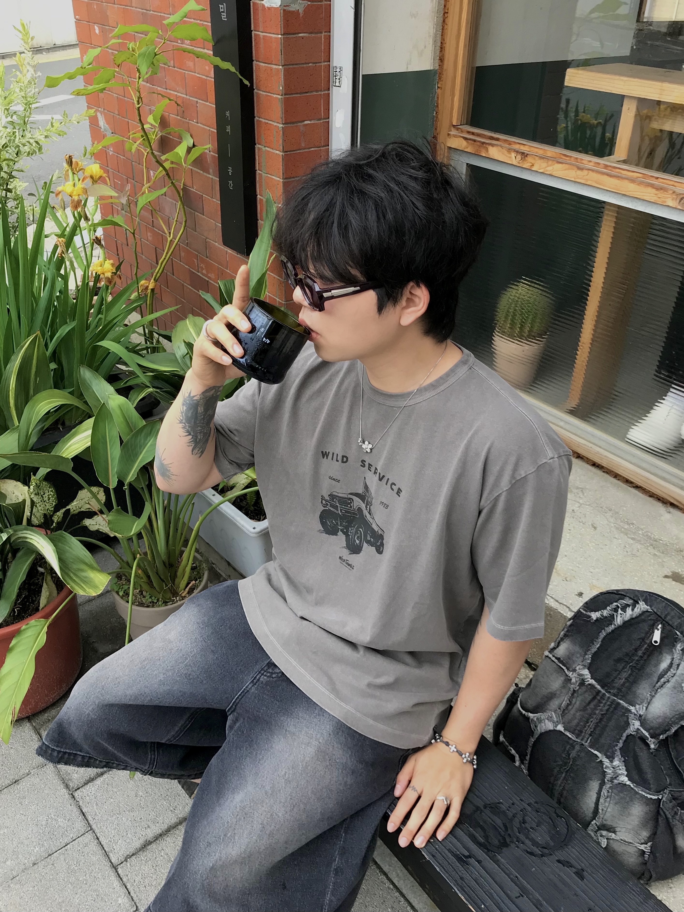 Wildthings Wild Series Tee Wild Service Light Gray, Balenciaga Stapler Sneaker Beige Grey 착용 스타일 - 4