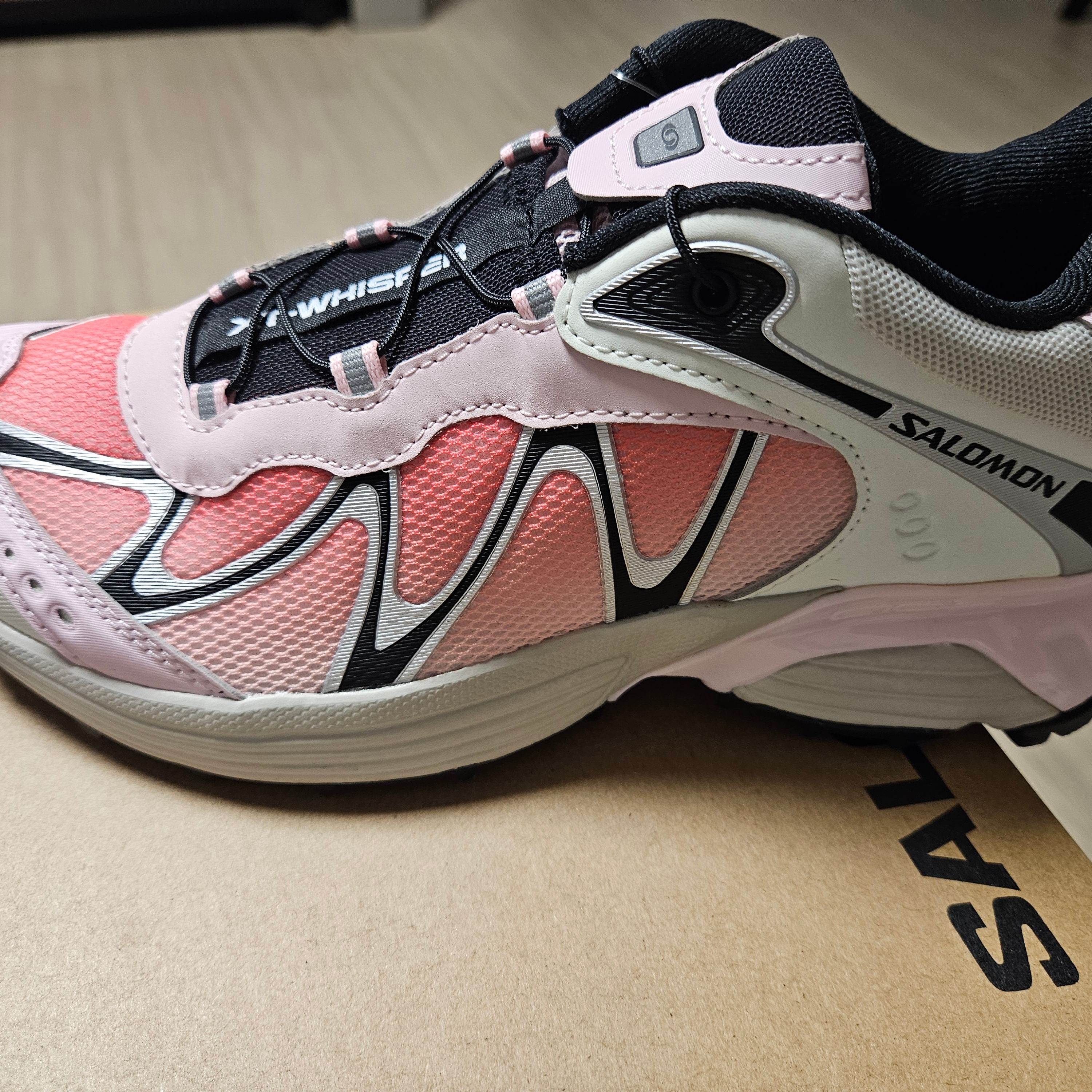 Salomon XT-Whisper Fairy Tale Black 착용 스타일