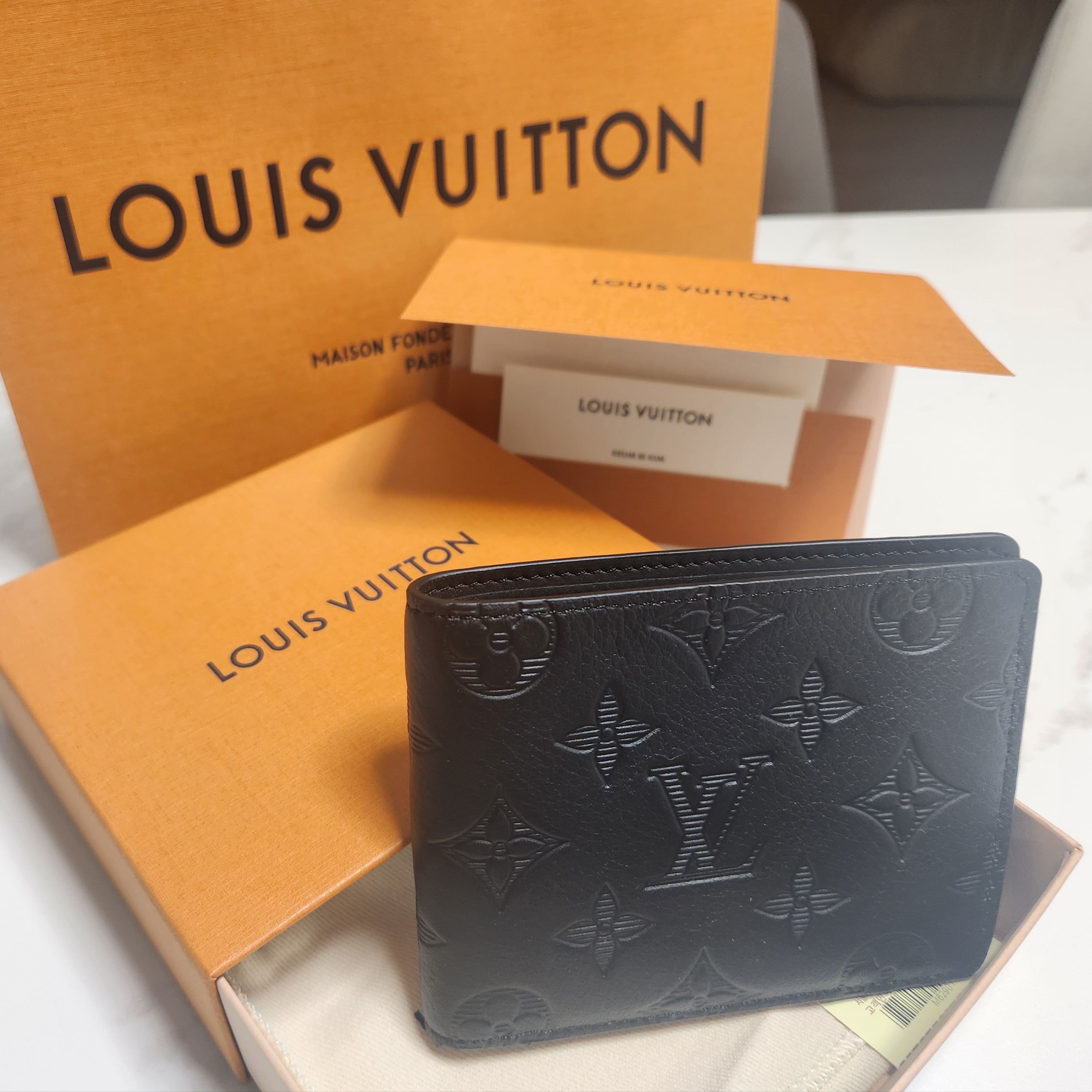 Louis Vuitton Multiple Wallet Monogram Shadow 착용 스타일 - 2