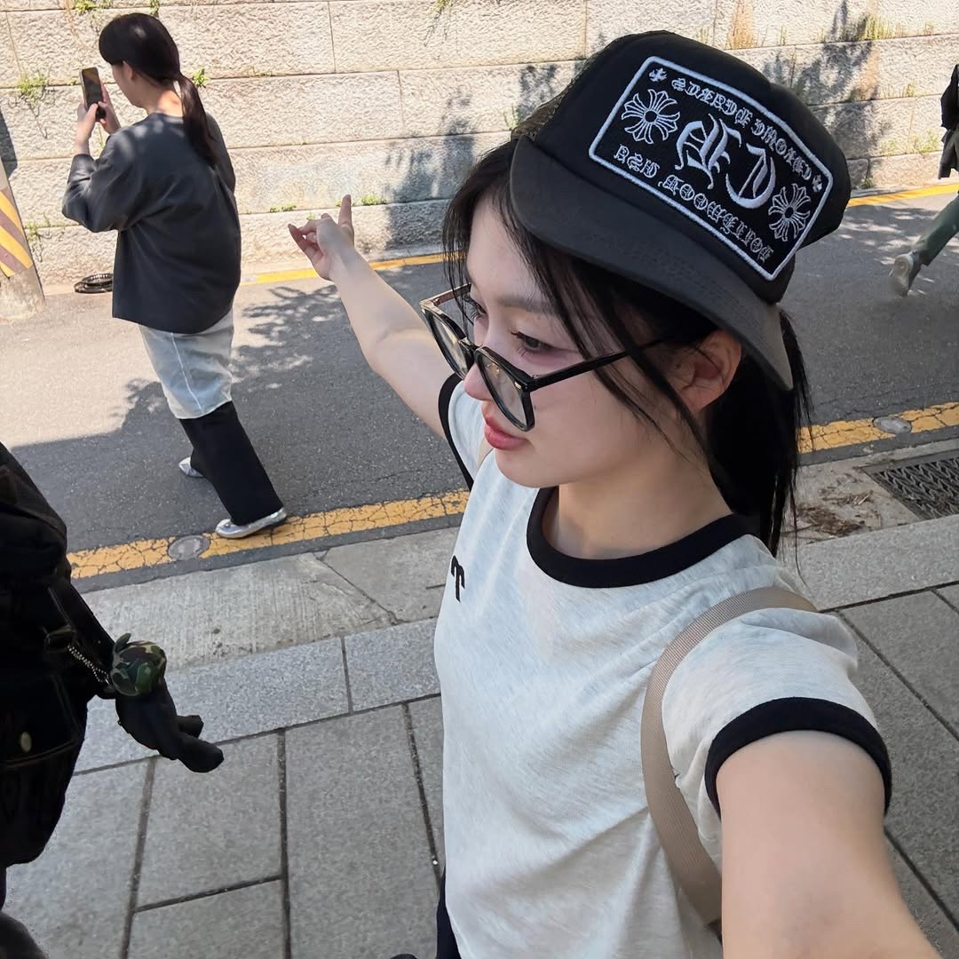 Chrome Hearts CH Hollywood Trucker Hat Black Camo 착용 스타일 - 2