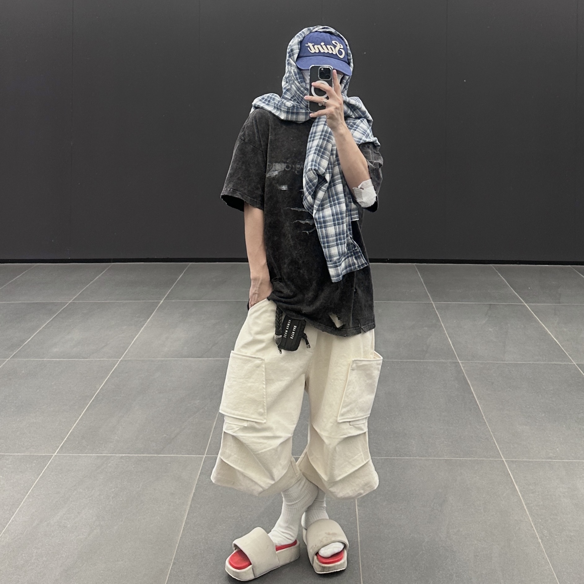 Y-3 Slide Brown Red 착용 스타일