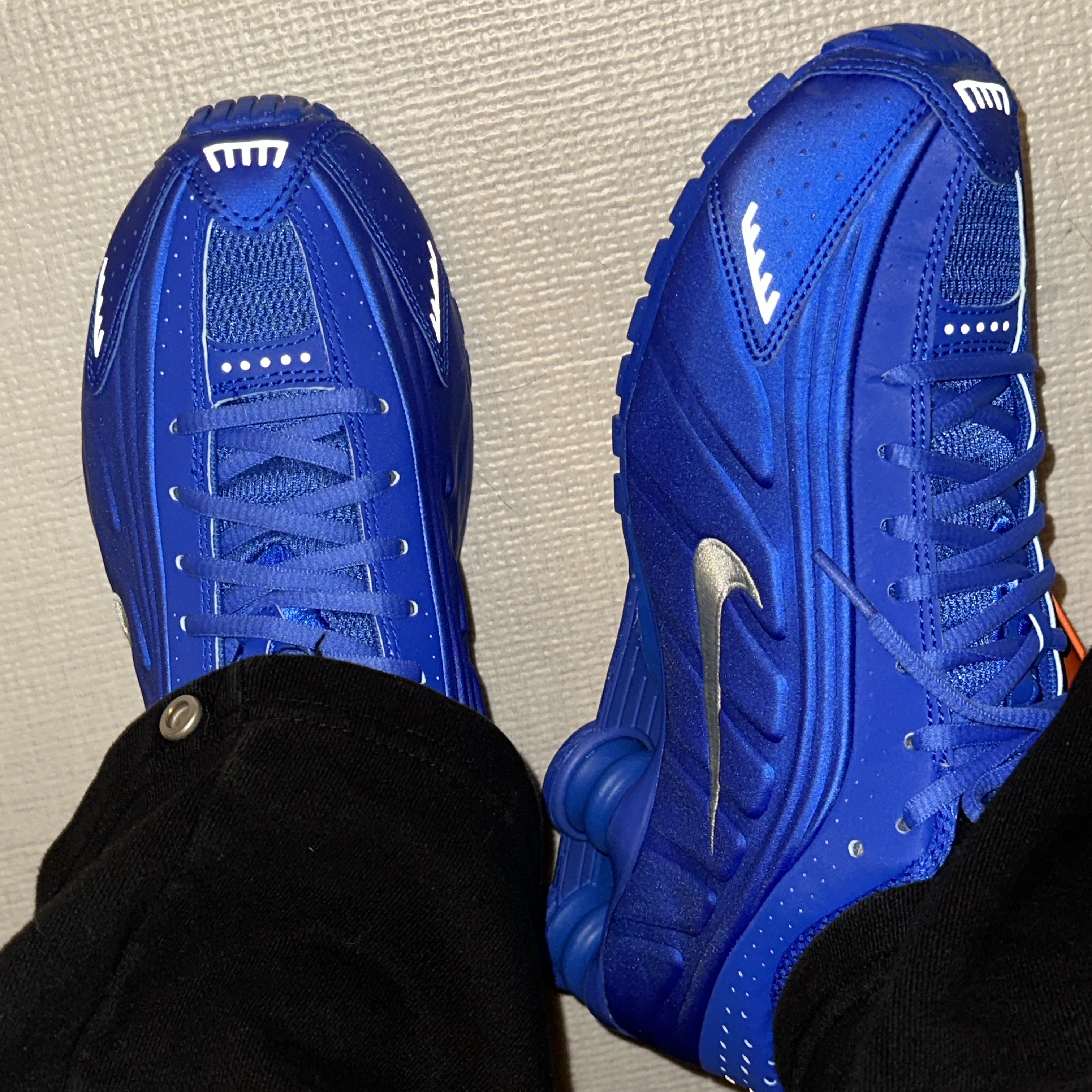 (W) Nike Shox R4 Racer Blue and Metallic Silver 착용 스타일 - 2