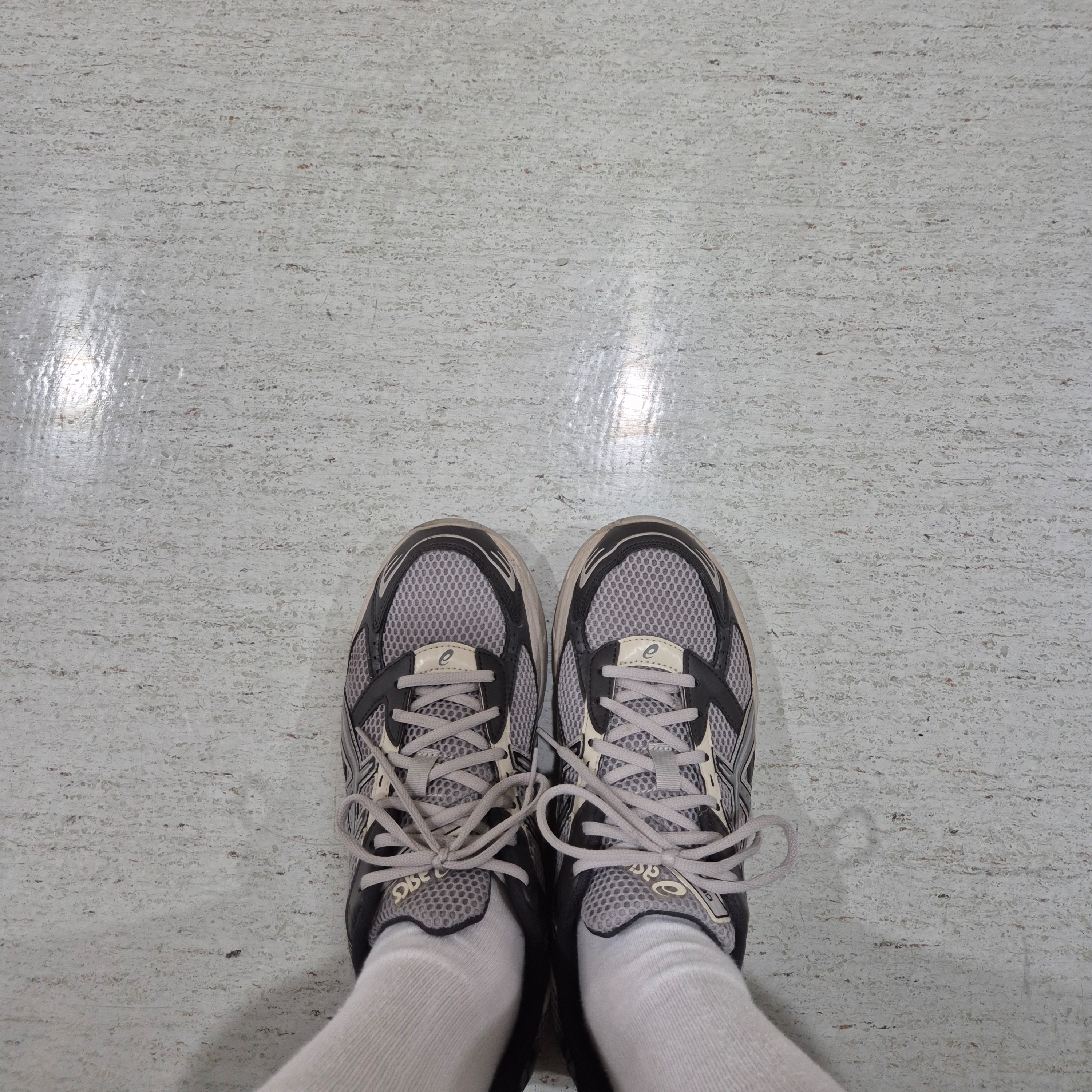 Asics Gel-1130 Oyster Grey Clay Grey 착용 스타일