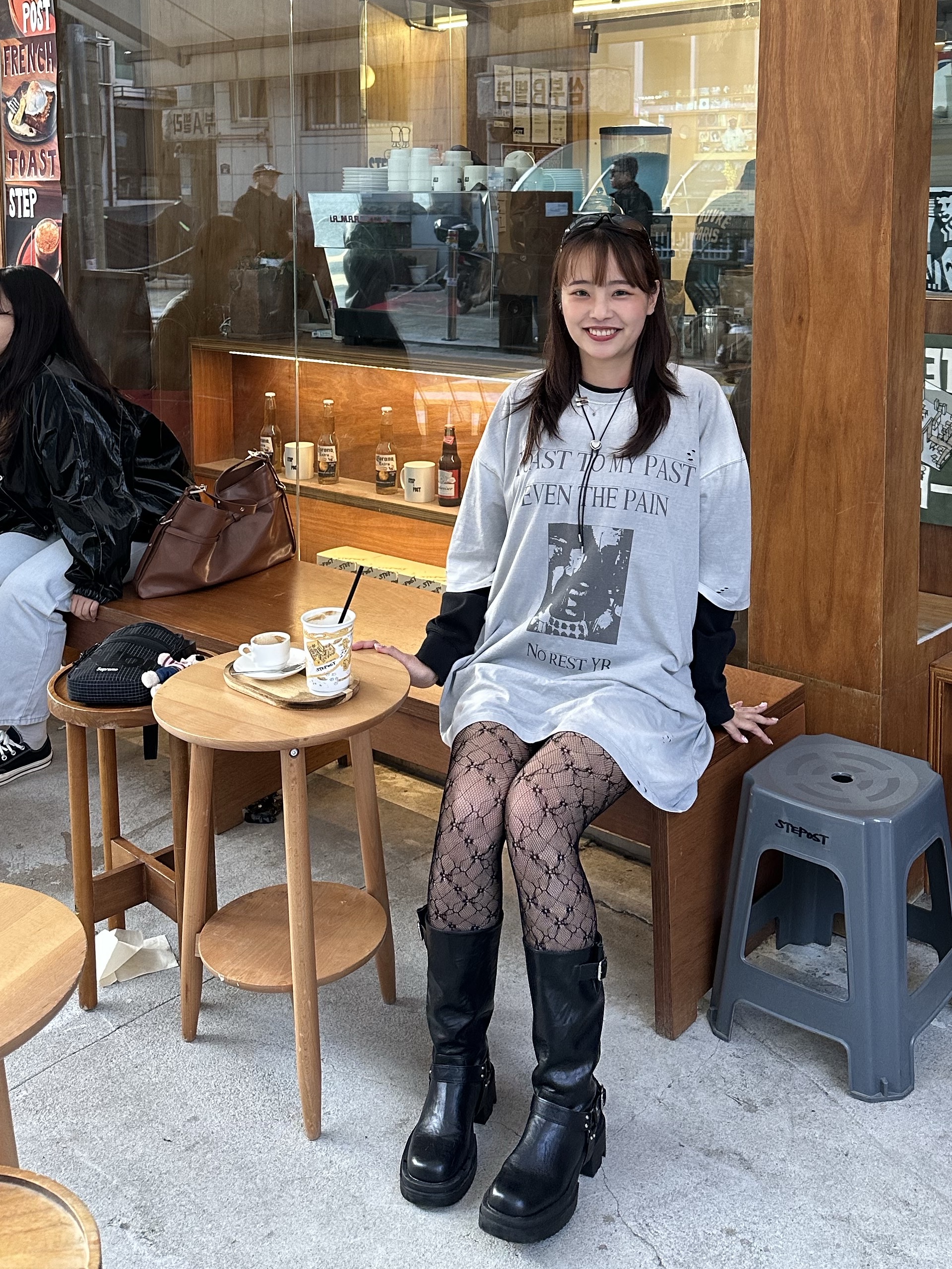 TOAST TO MY PAST YB VINTAGE T-SHIRT - LIGHT GRAY, Supreme Shoulder Bag Black - 24SS 착용 스타일 - 1