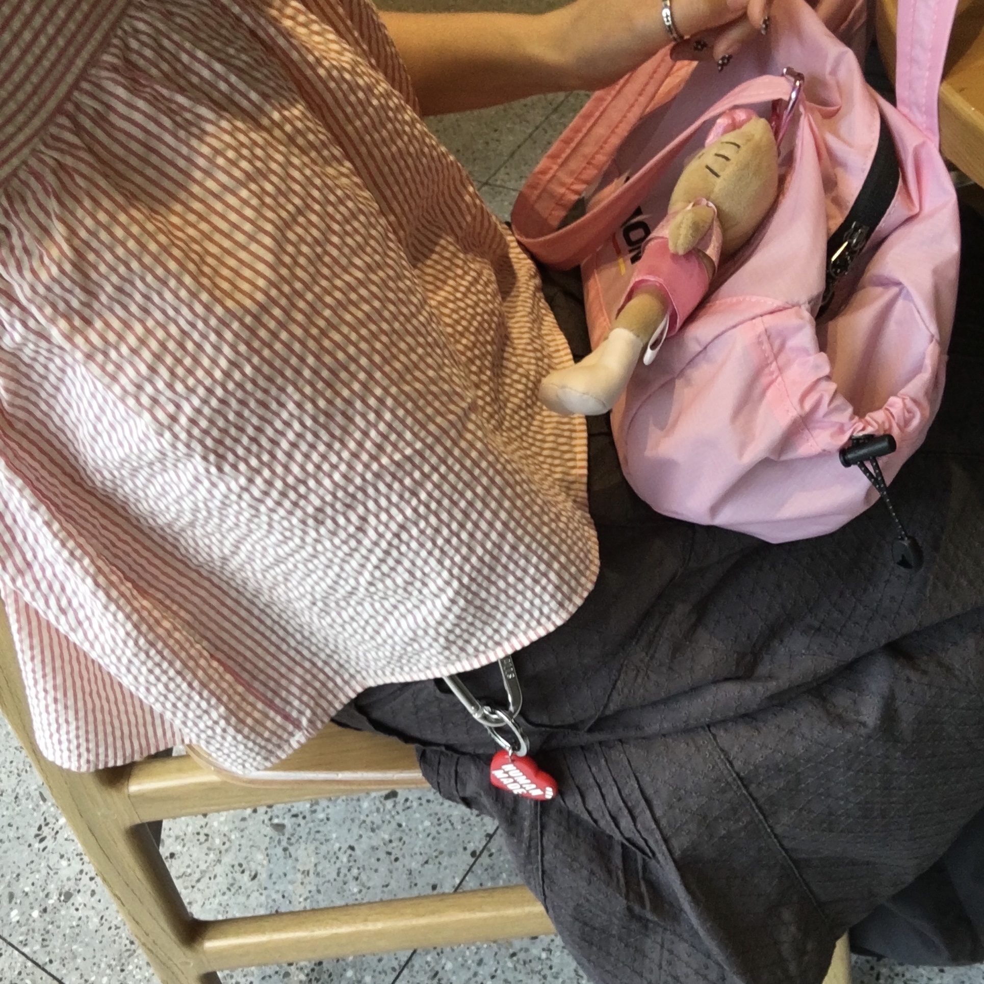 Human Made Heart Keyring Red, Salomon Posh Duffle Bag Black 착용 스타일