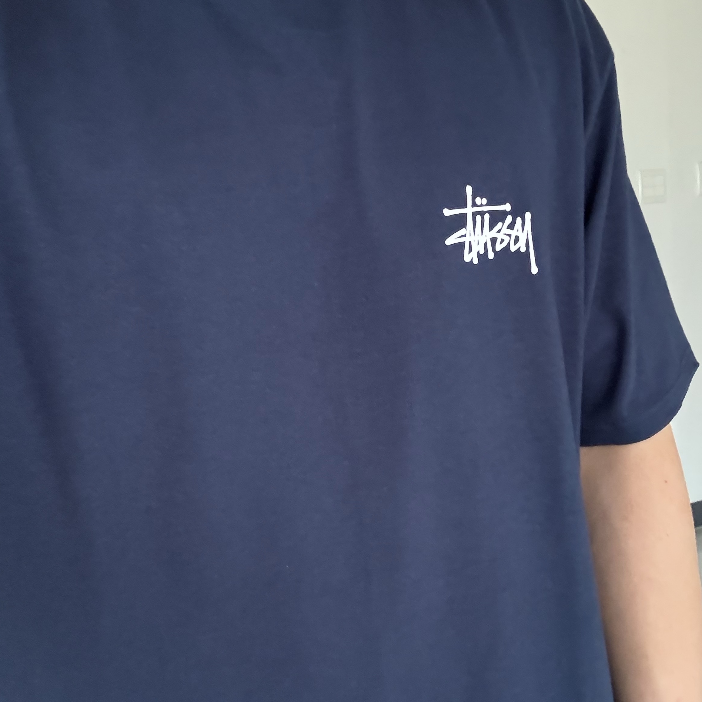 Stussy Basic Stussy T-Shirt Navy 2024, 2025 착용 스타일 - 1