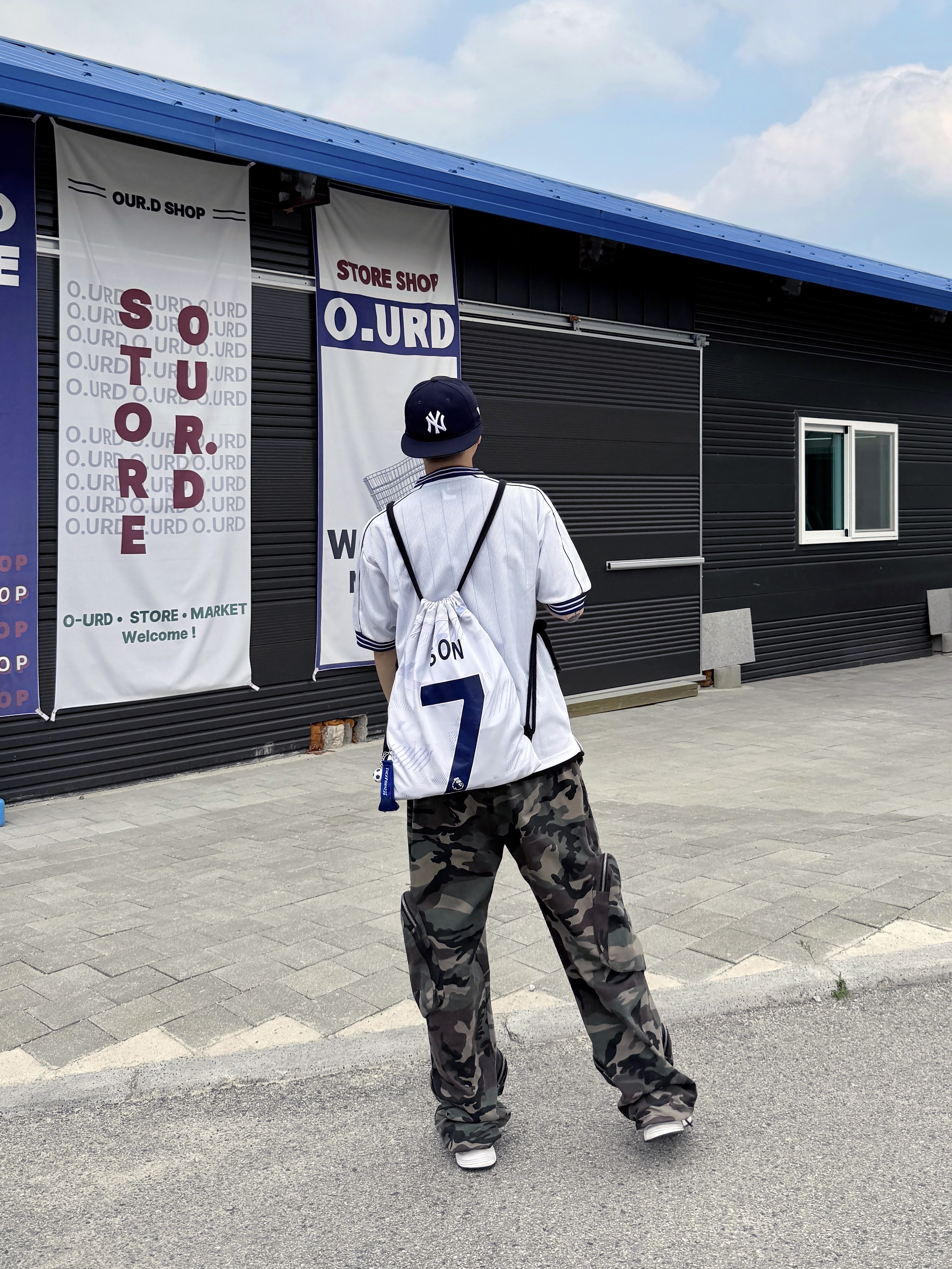 New Era 59Fifty MLB Authentic New York Yankees Game Navy, Nike Tottenham Hotspur 2023/24 Dri-Fit Stadium Home Jersey White (Non Marking Ver.) 착용 스타일 - 2