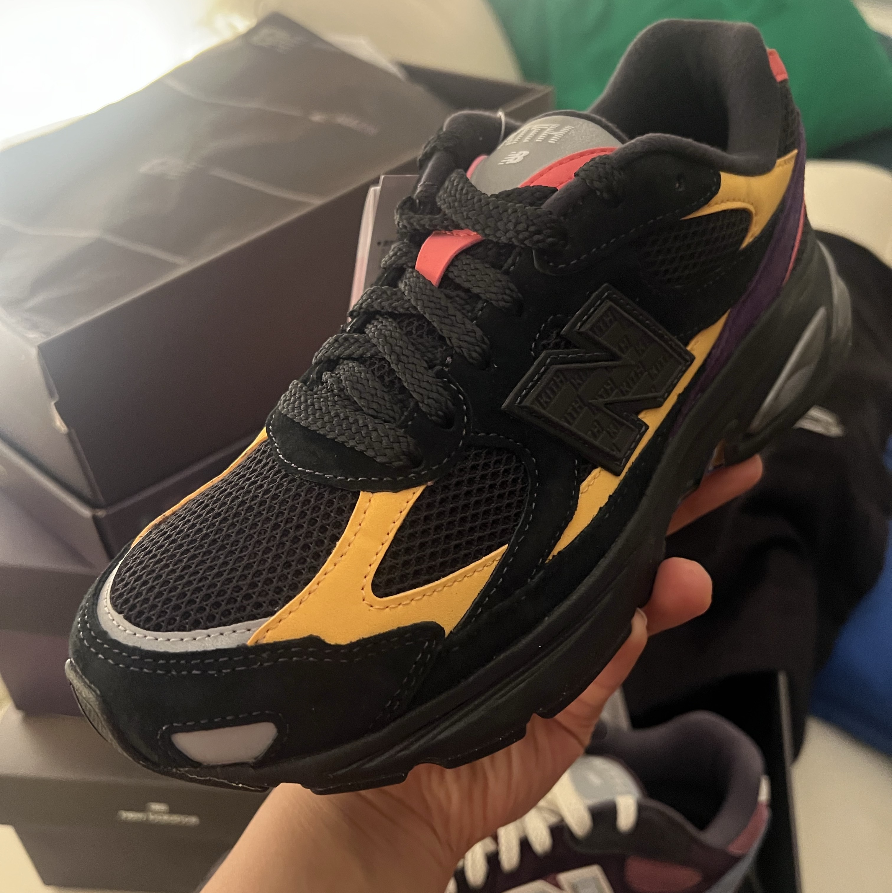 New Balance x Ronnie Fieg 2010 Abzorb Black Yellow, New Balance x Ronnie Fieg 2010 Abzorb Purple Purple 착용 스타일 - 4