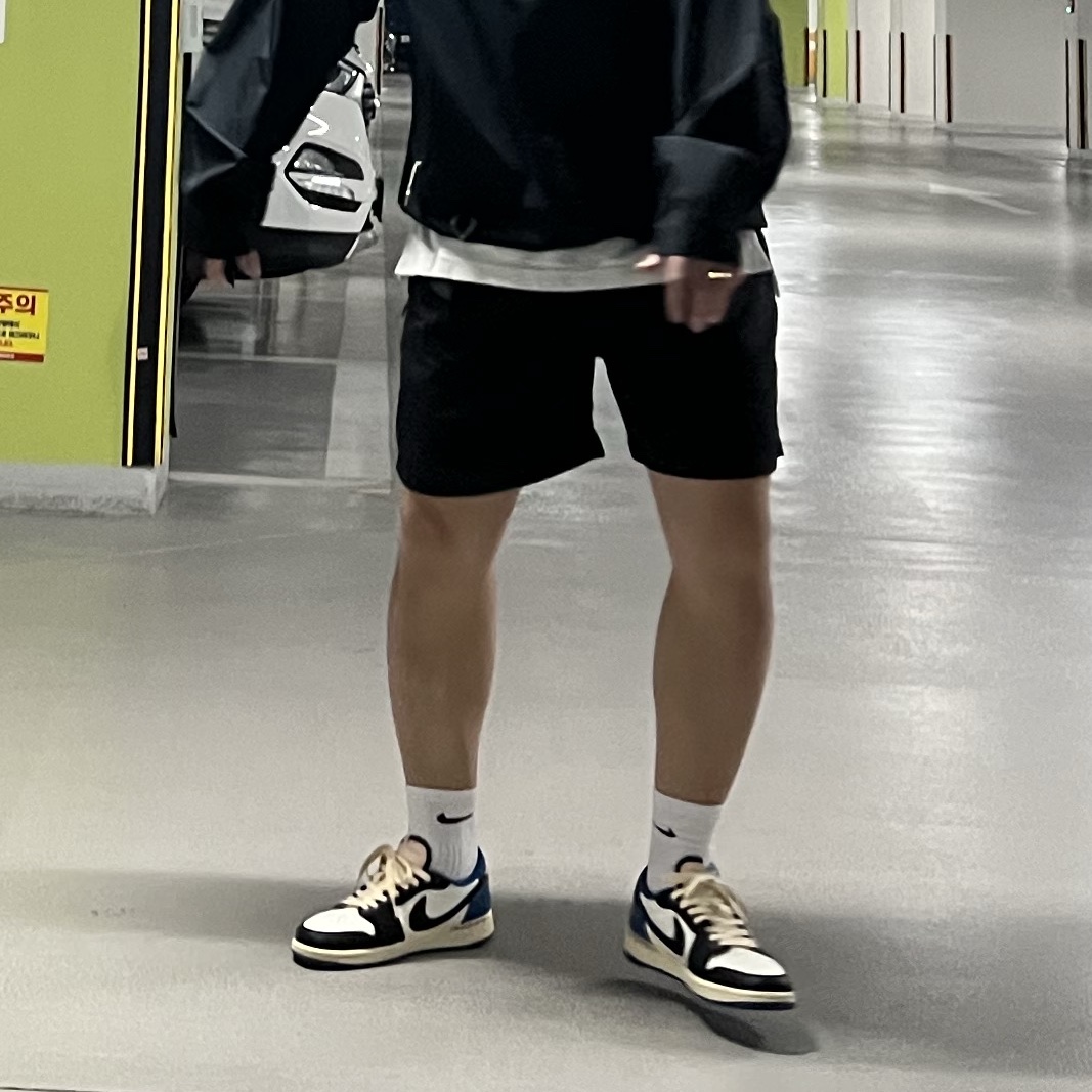 Nike NRG ACG Trail Shorts Black Dark Smoke Grey - Asia, Jordan 1 x Travis Scott x Fragment Retro Low OG SP Military Blue 착용 스타일