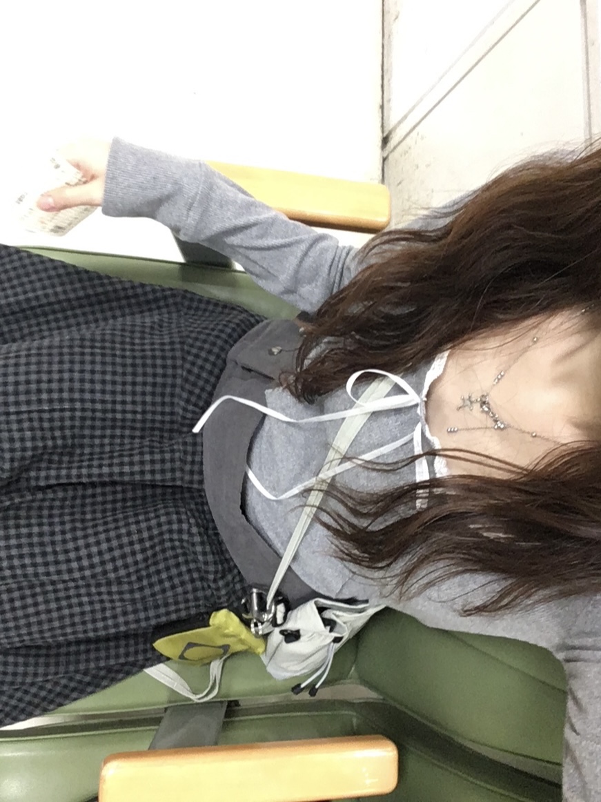 Sansan Gear Cross Bag Warm Grey - 24SS, Mischief Rhombus Carabiner Pouch Olive 착용 스타일 - 2