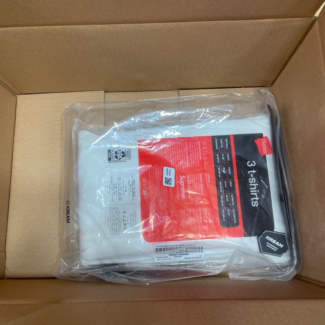 Supreme Hanes Tagless T-Shirt White (3 Pack) 착용 스타일