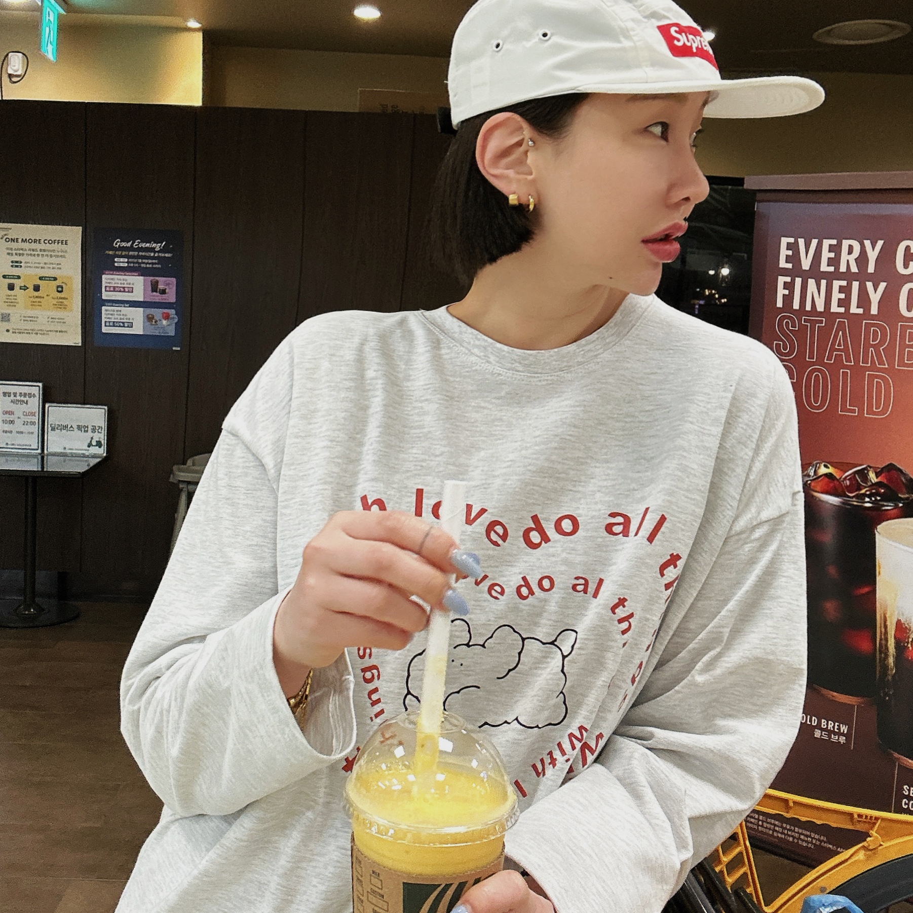 Supreme Waxed Ripstop Camp Cap White - 24FW 착용 스타일 - 4