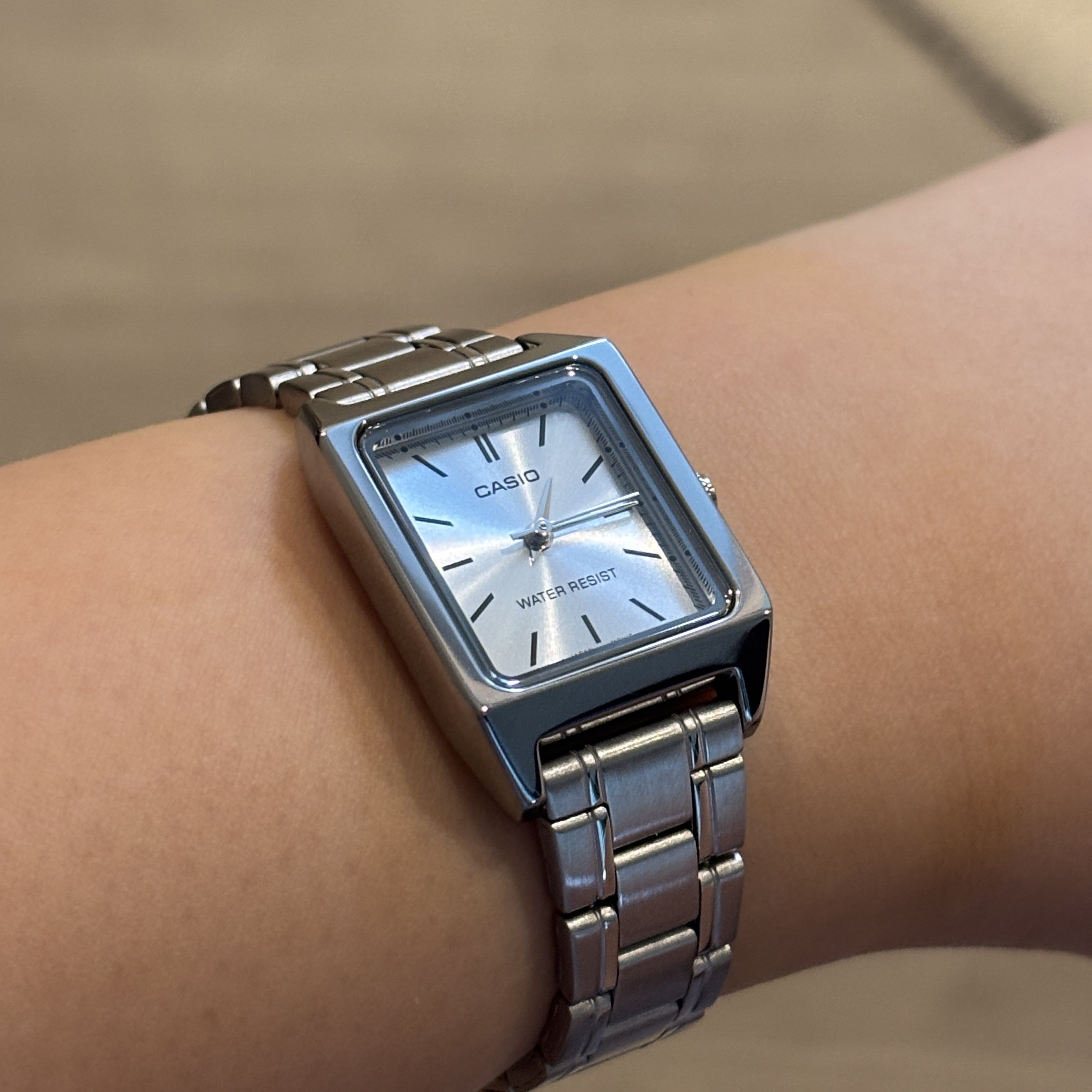 Casio LTP-V007D-2E 착용 스타일 - 1