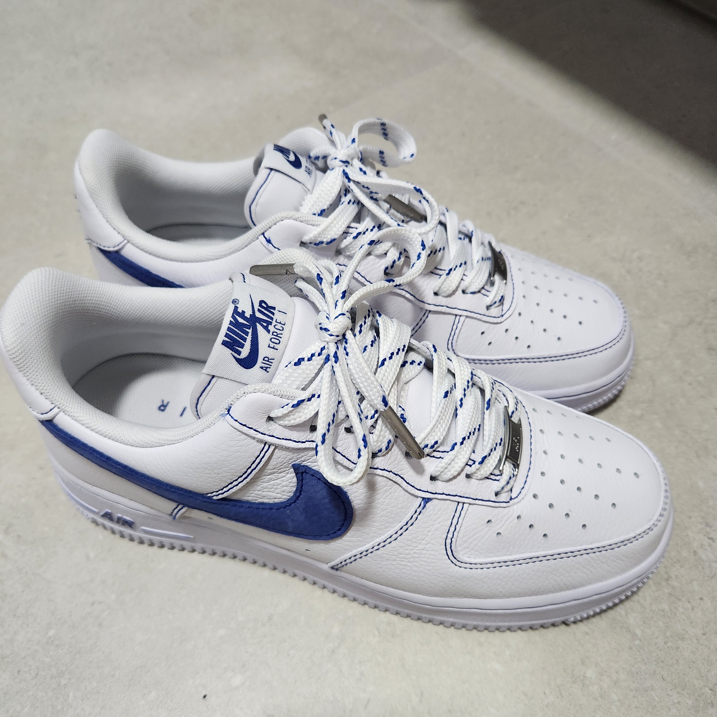 Nike Air Force 1 '07 LV8 White Deep Royal Blue, Nike Air Force 1 '07 LV8 40th Anniversary Join Forces Sail Malachite 착용 스타일 - 1