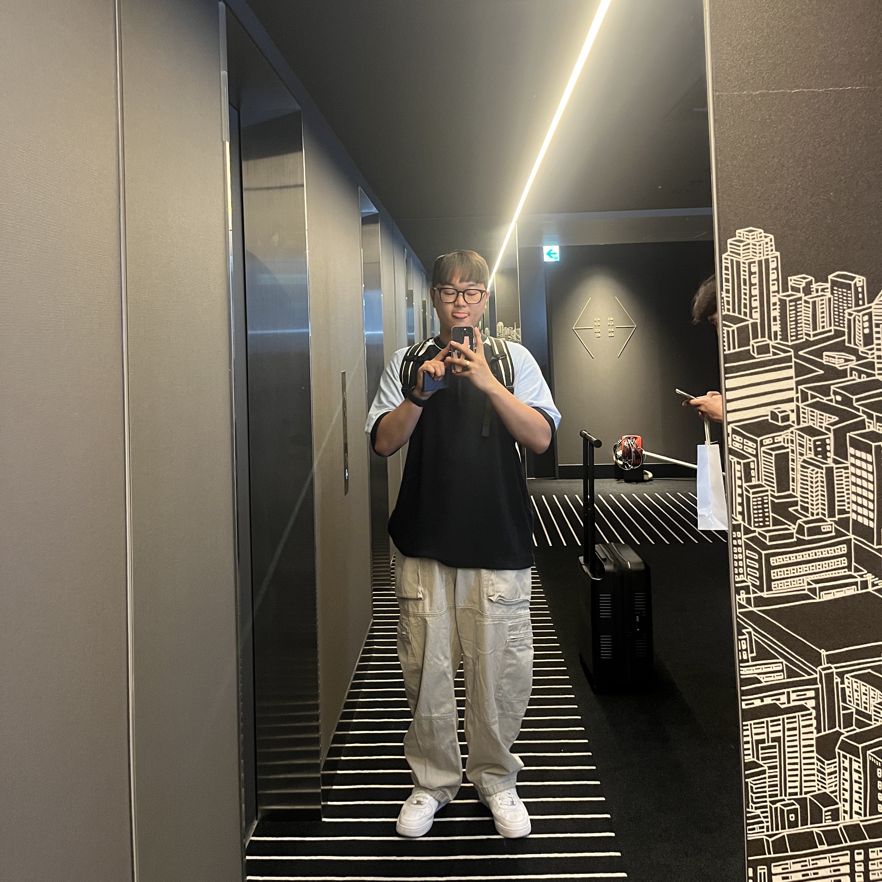 Supreme Terry Raglan S/S Top Navy - 23SS 착용 스타일 - 1