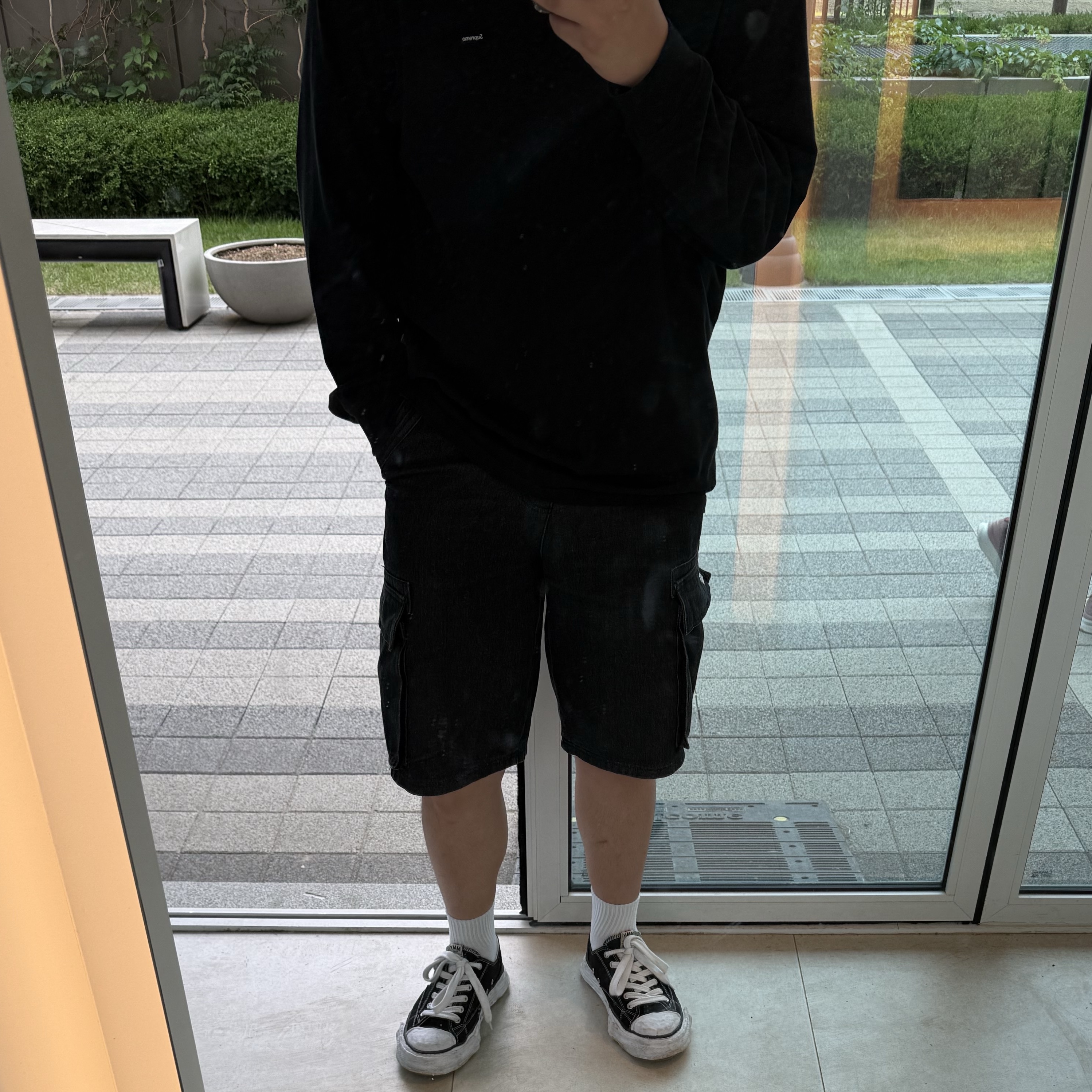 Maison Mihara Yasuhiro Peterson OG Sole Canvas Low Sneakers Black, Supreme Small Box L/S T-Shirt Black - 25SS 착용 스타일 - 1