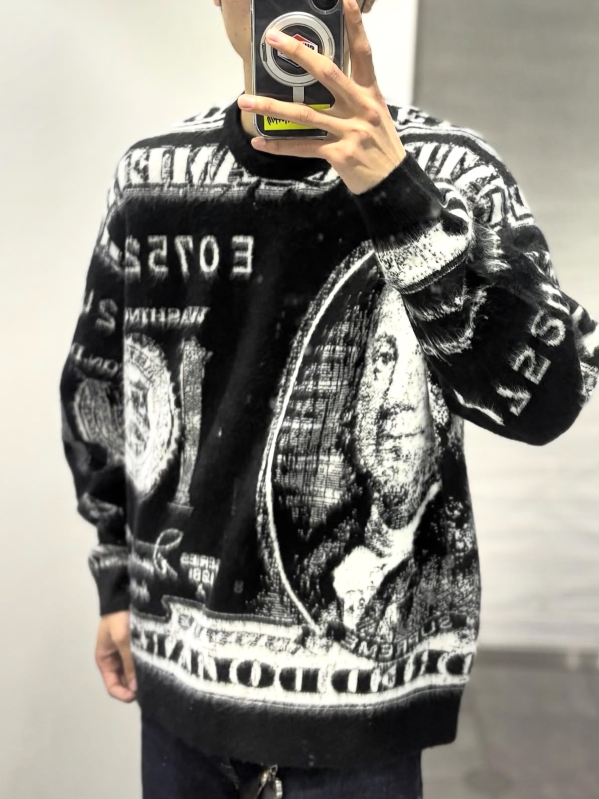 Supreme Money Sweater Black - 25SS 착용 스타일