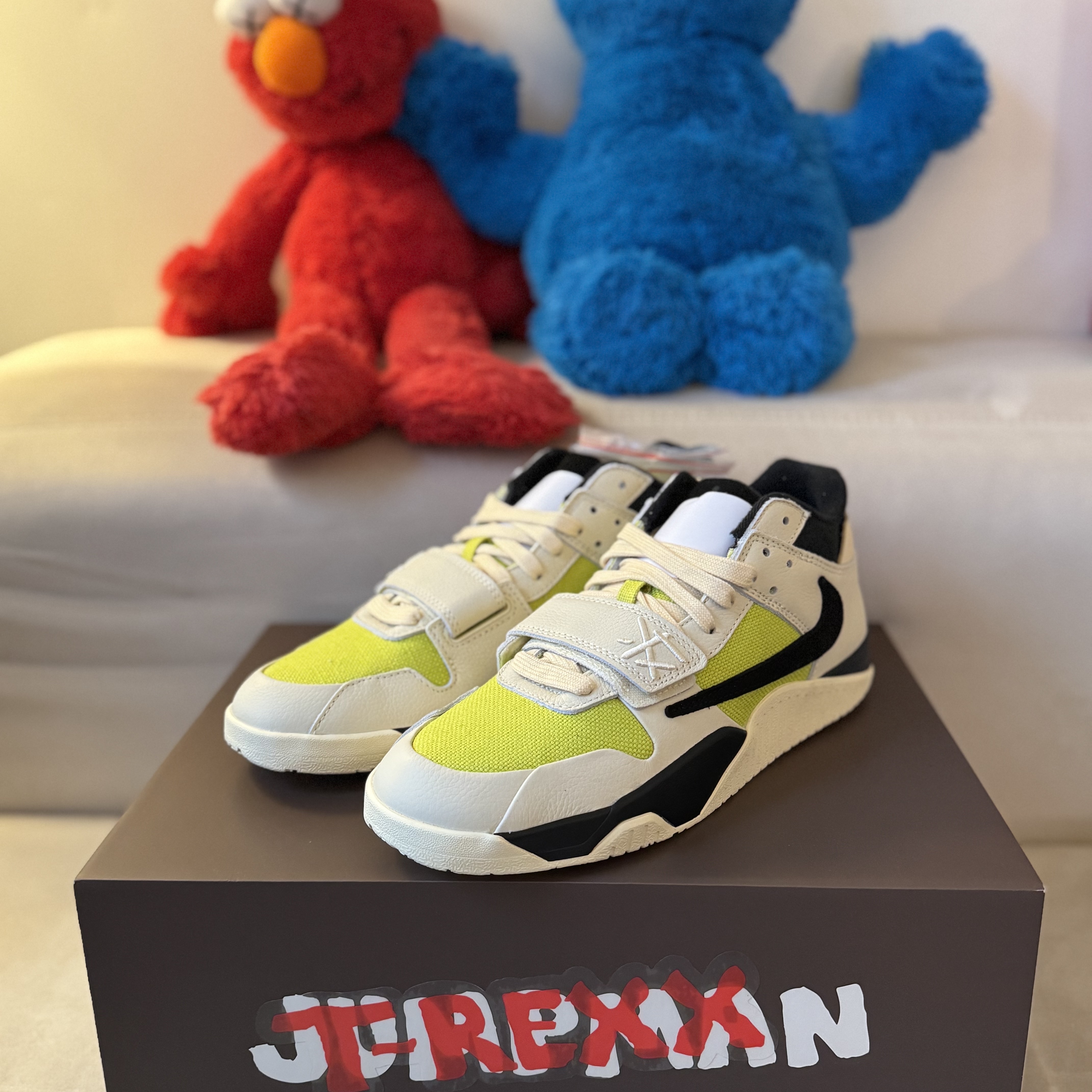 Jordan x Travis Scott Jumpman Jack TR Bright Cactus 착용 스타일