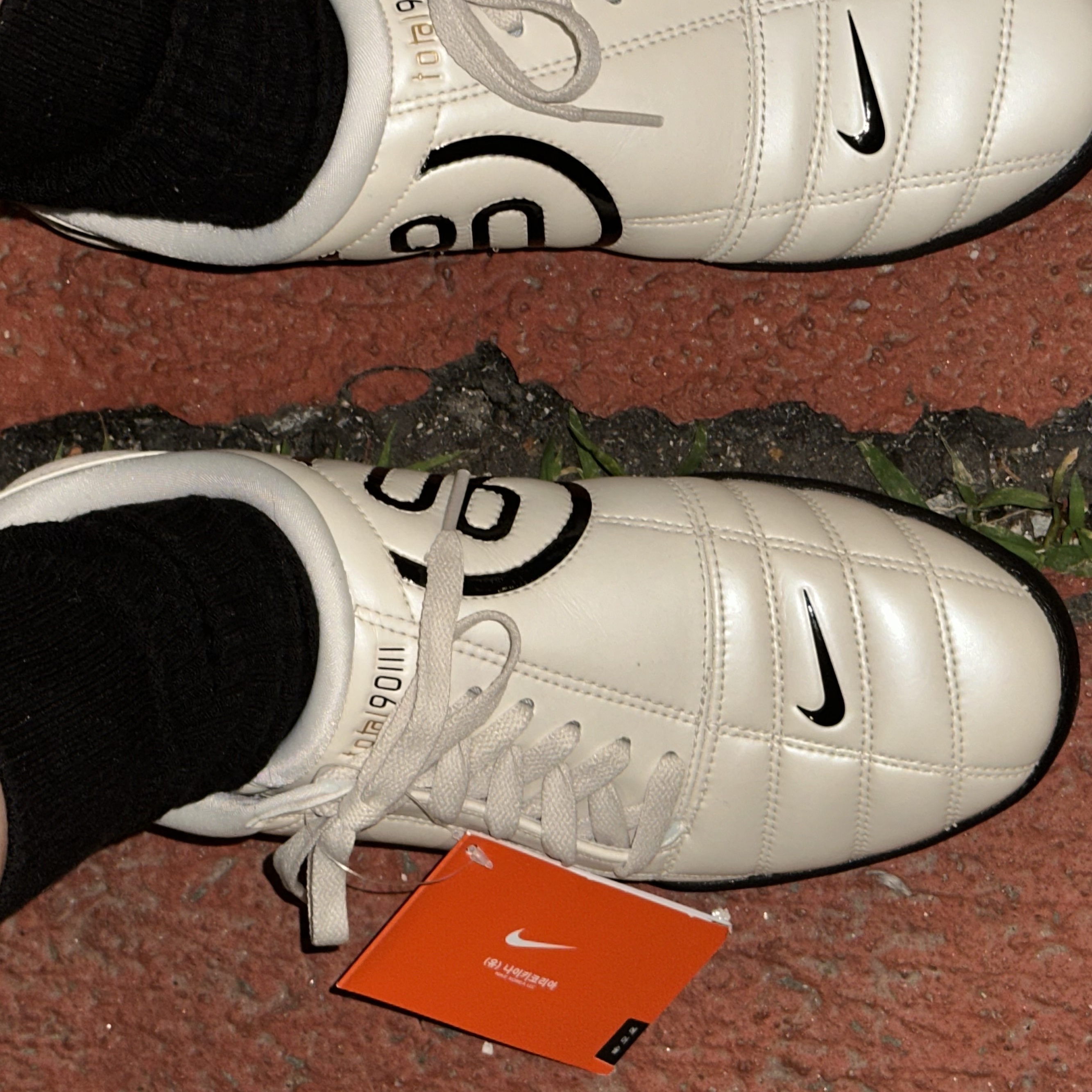Nike Total 90 III SP Light Orewood Brown Black 착용 스타일 - 4