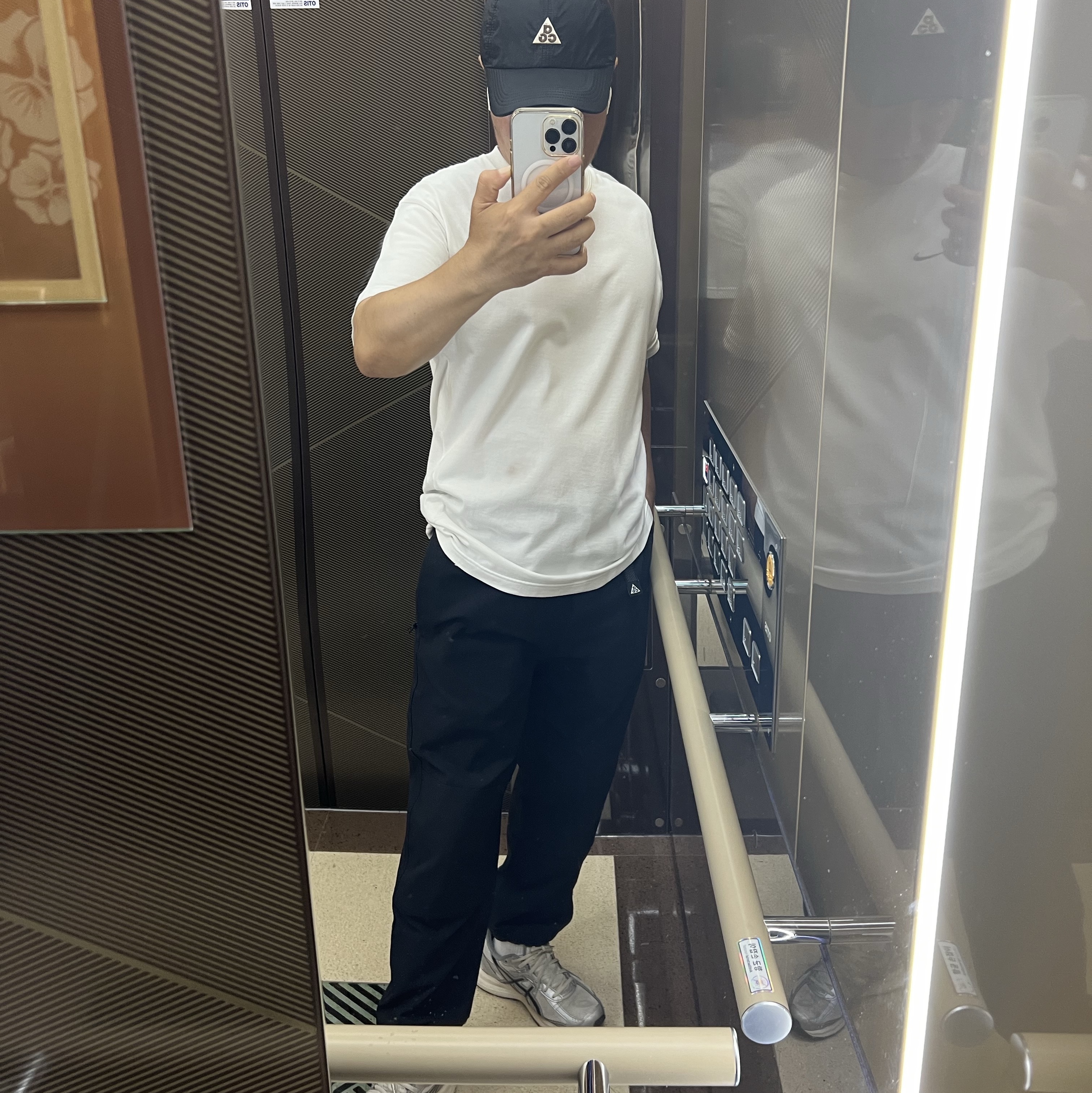 Asics Jog 100 S White Black - 2E Wide, Nike ACG Trail Pants Black Anthracite - Asia 착용 스타일