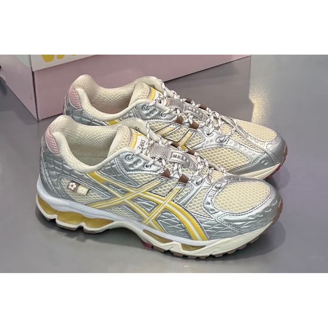 Asics x Atmos x Vandy The Pink Gel-Nimbus 10.1 Banana Split Strawberry, Asics x Atmos x Vandy The Pink Gel-Nimbus 10.1 Banana Split Banana 착용 스타일 - 3