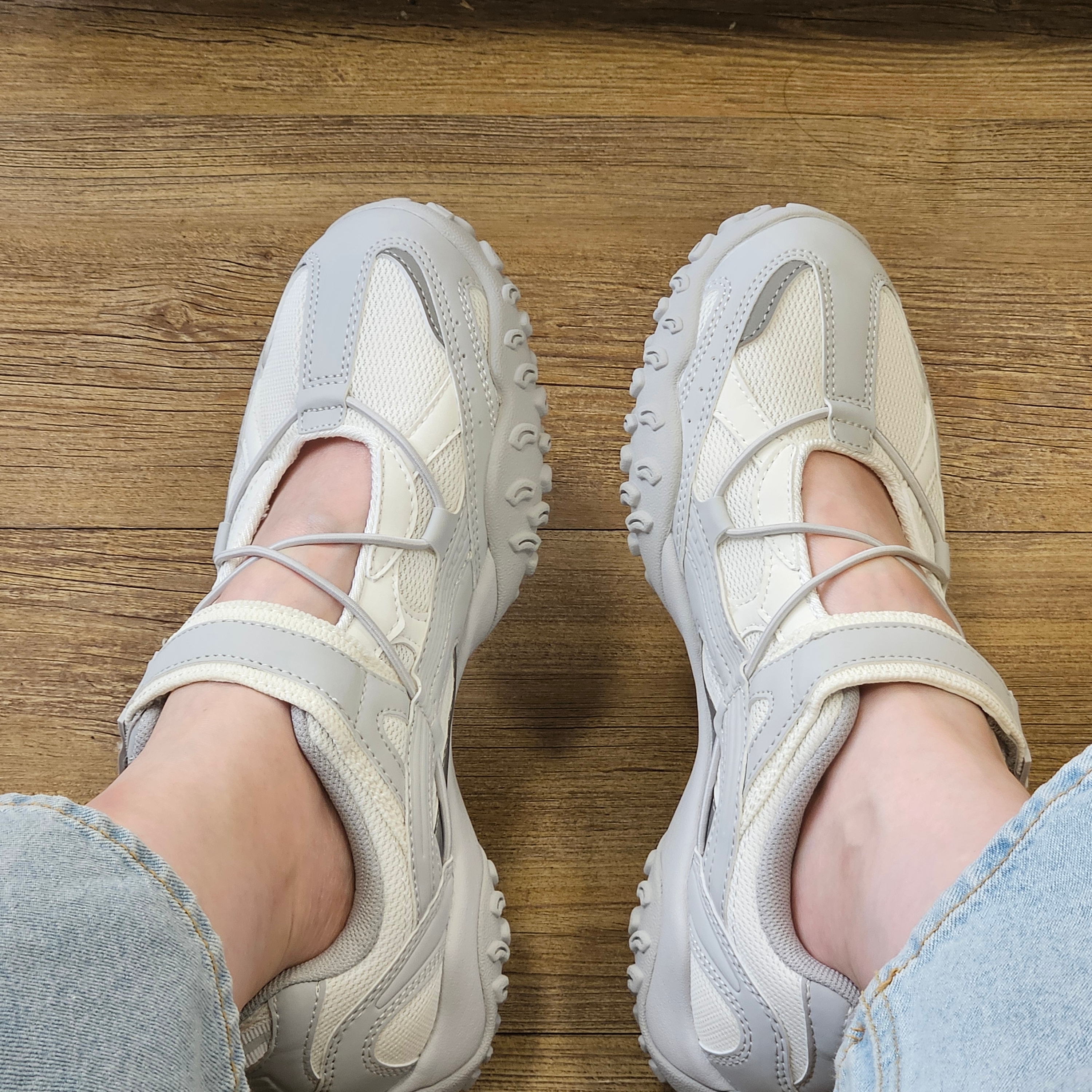 [6% 적립] FILA Echappe Velcro Maryjane Grey 착용 스타일 - 2