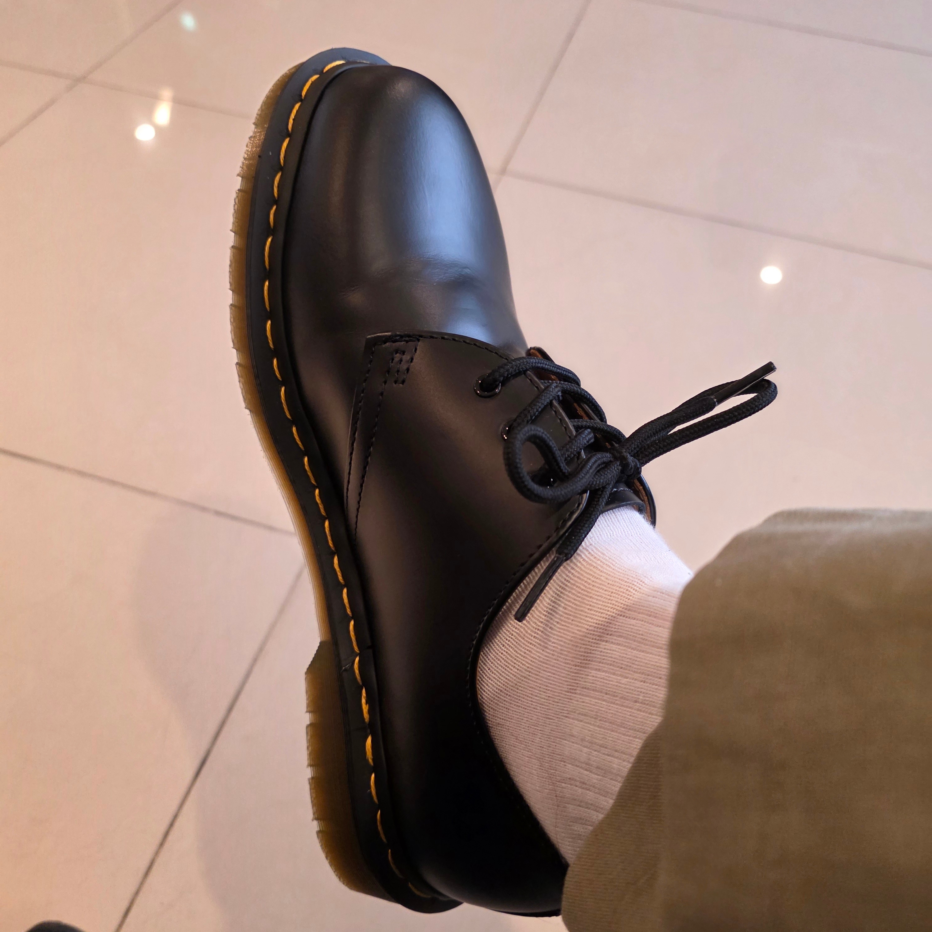 Dr. Martens 1461 Smooth Black 착용 스타일 - 2