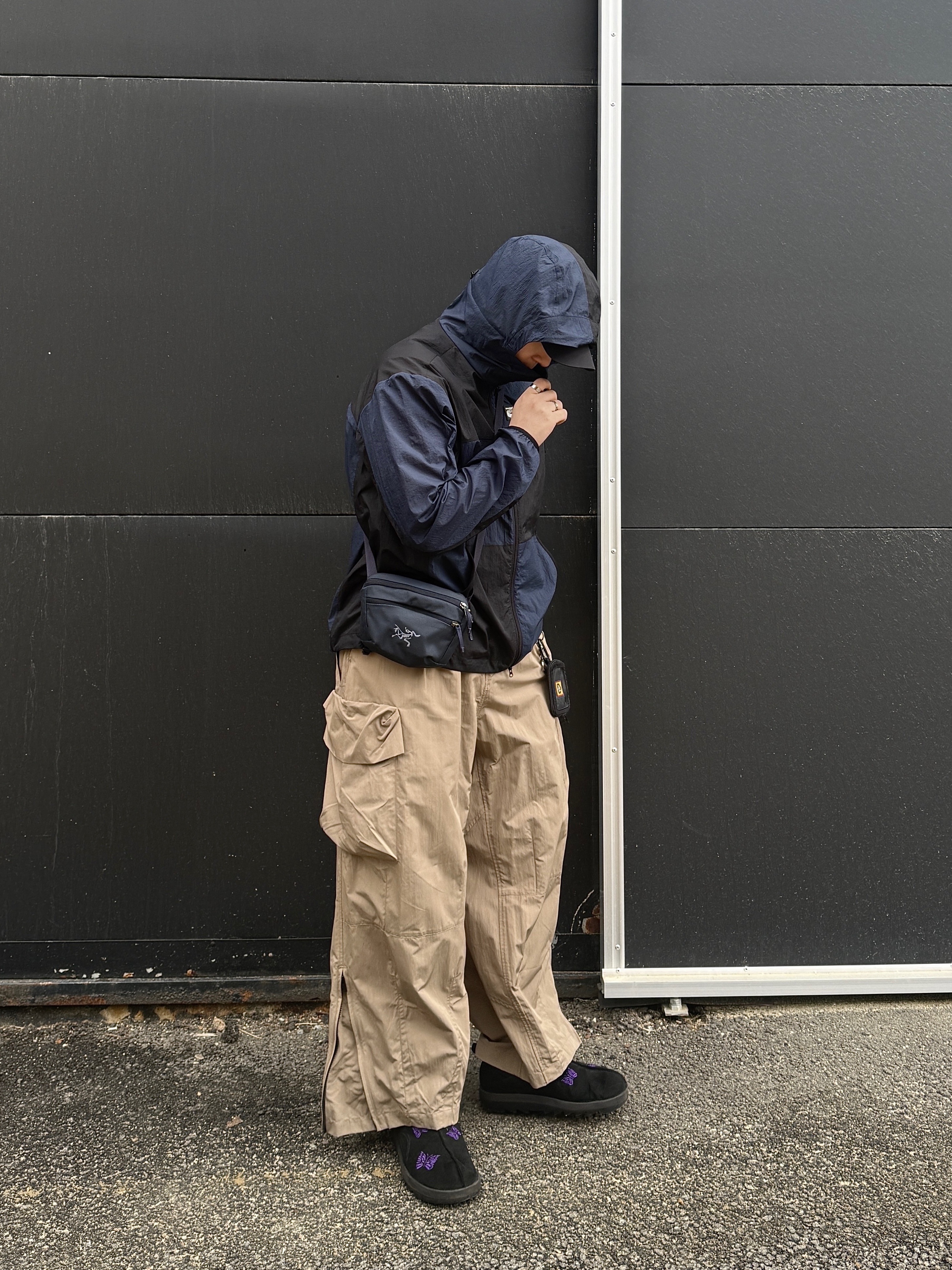 Arc'teryx Mantis 1 Waistpack Black Sapphire, Reebok x Needles Beatnik Moc Core Black Extreme Purple 착용 스타일 - 1
