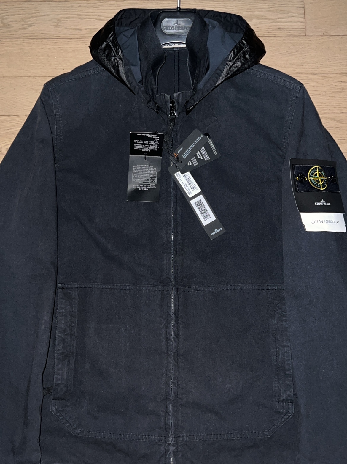 Stone Island 41521 Cordura Hooded Jacket Black - 21SS 착용 스타일