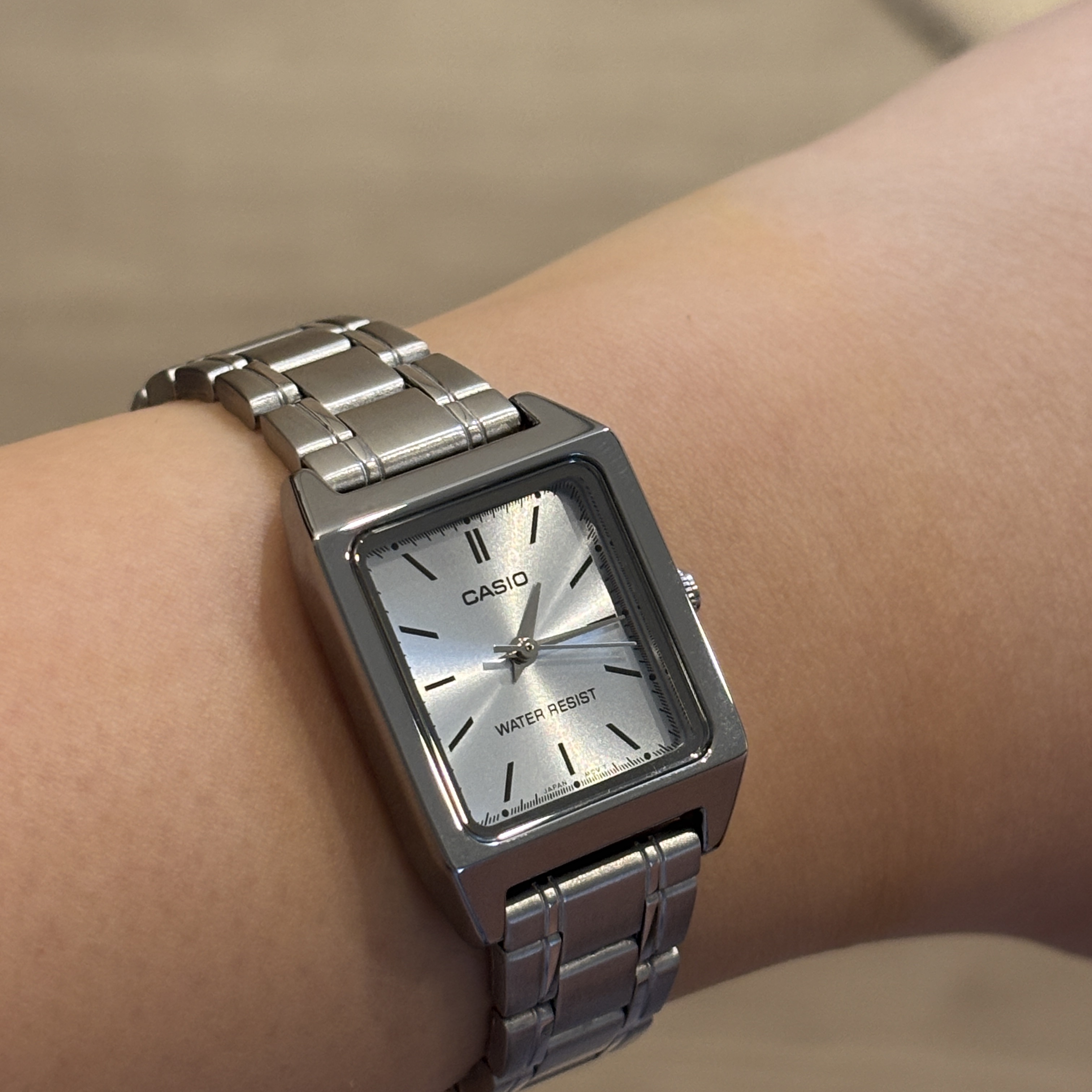 Casio LTP-V007D-2E 착용 스타일 - 2