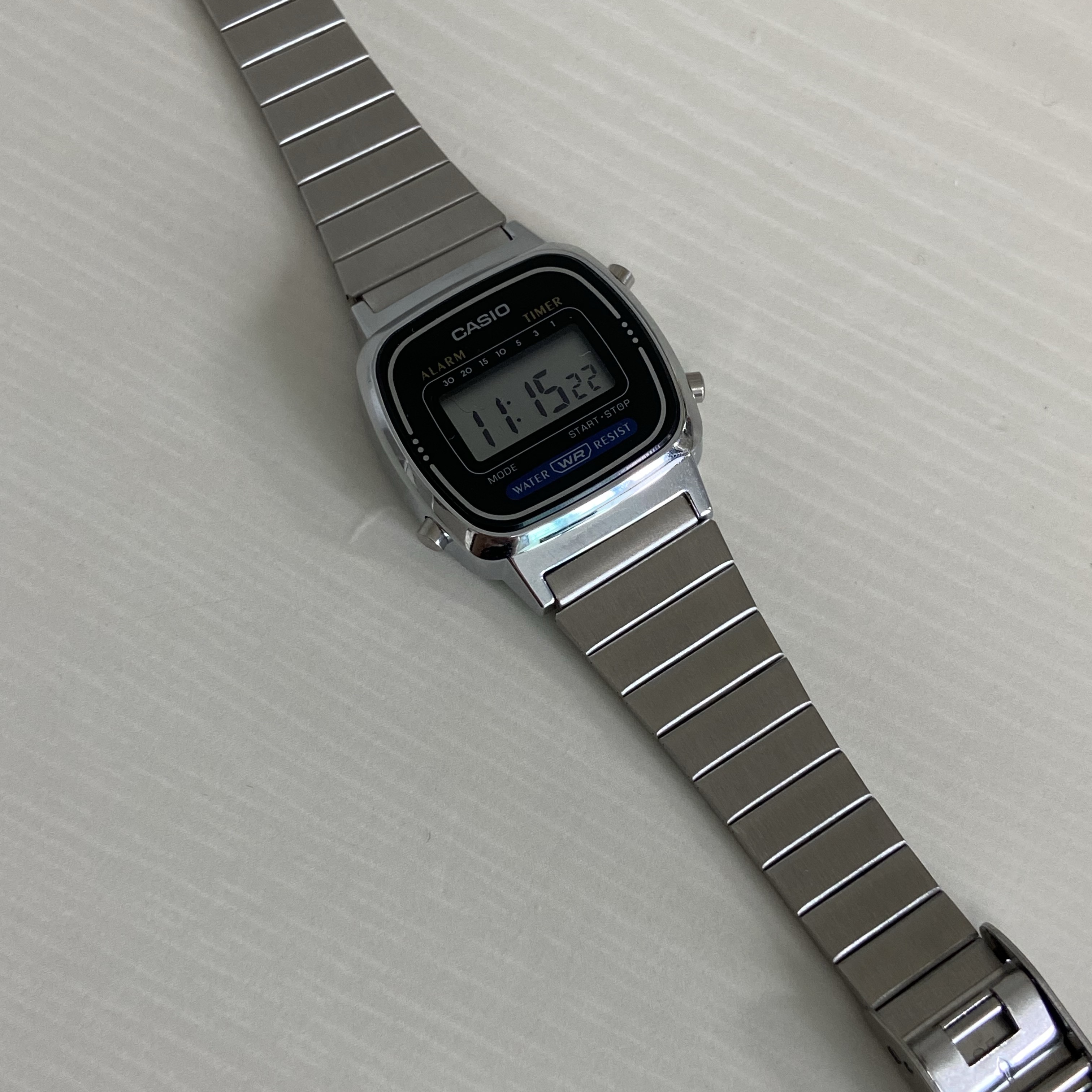 Casio LA670WA-1 착용 스타일