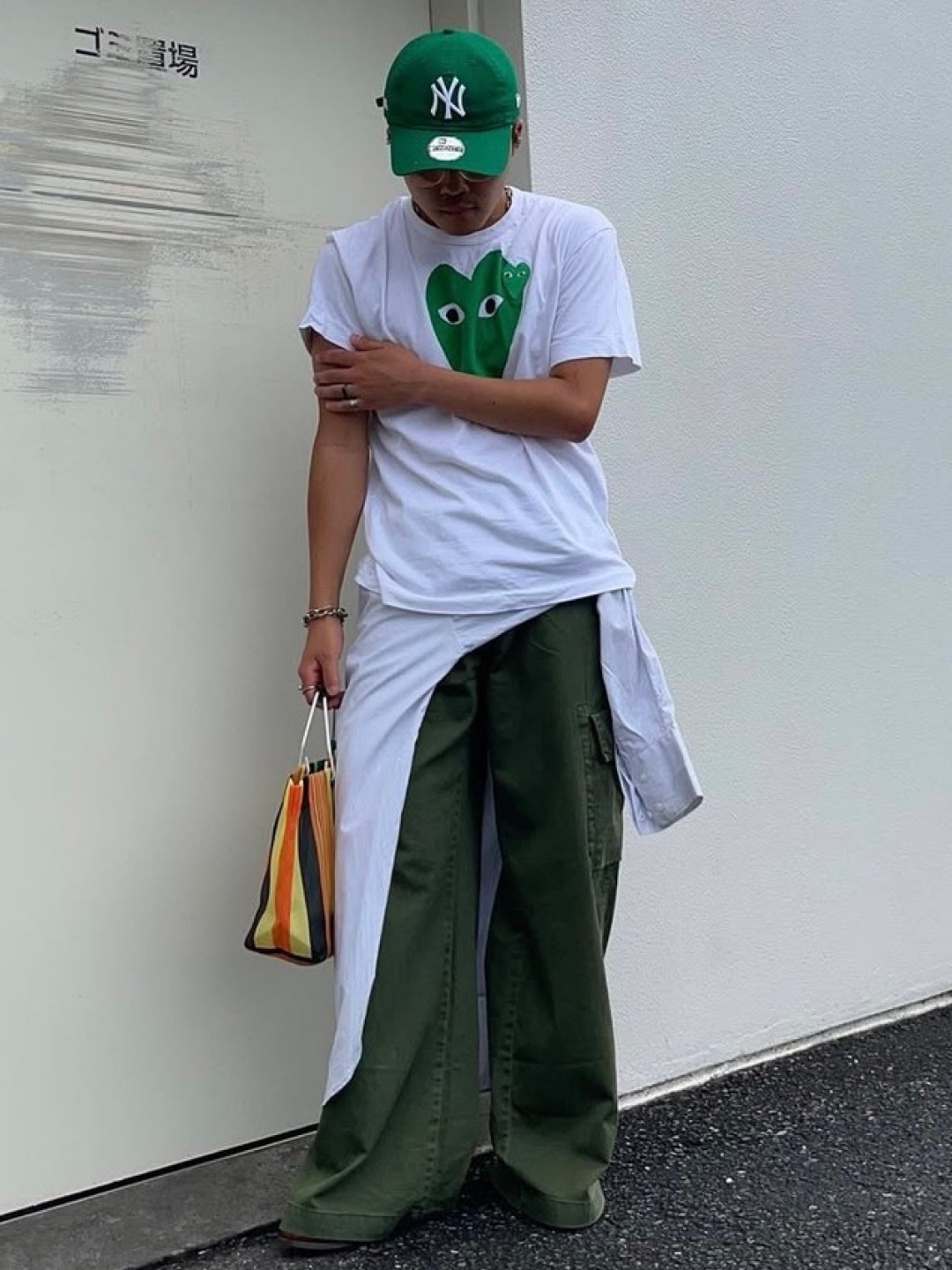 Play Comme des Garcons Camouflage Heart T-Shirt White, (W) Play Comme des Garcons Green Double Heart T-Shirt White 착용 스타일 - 3